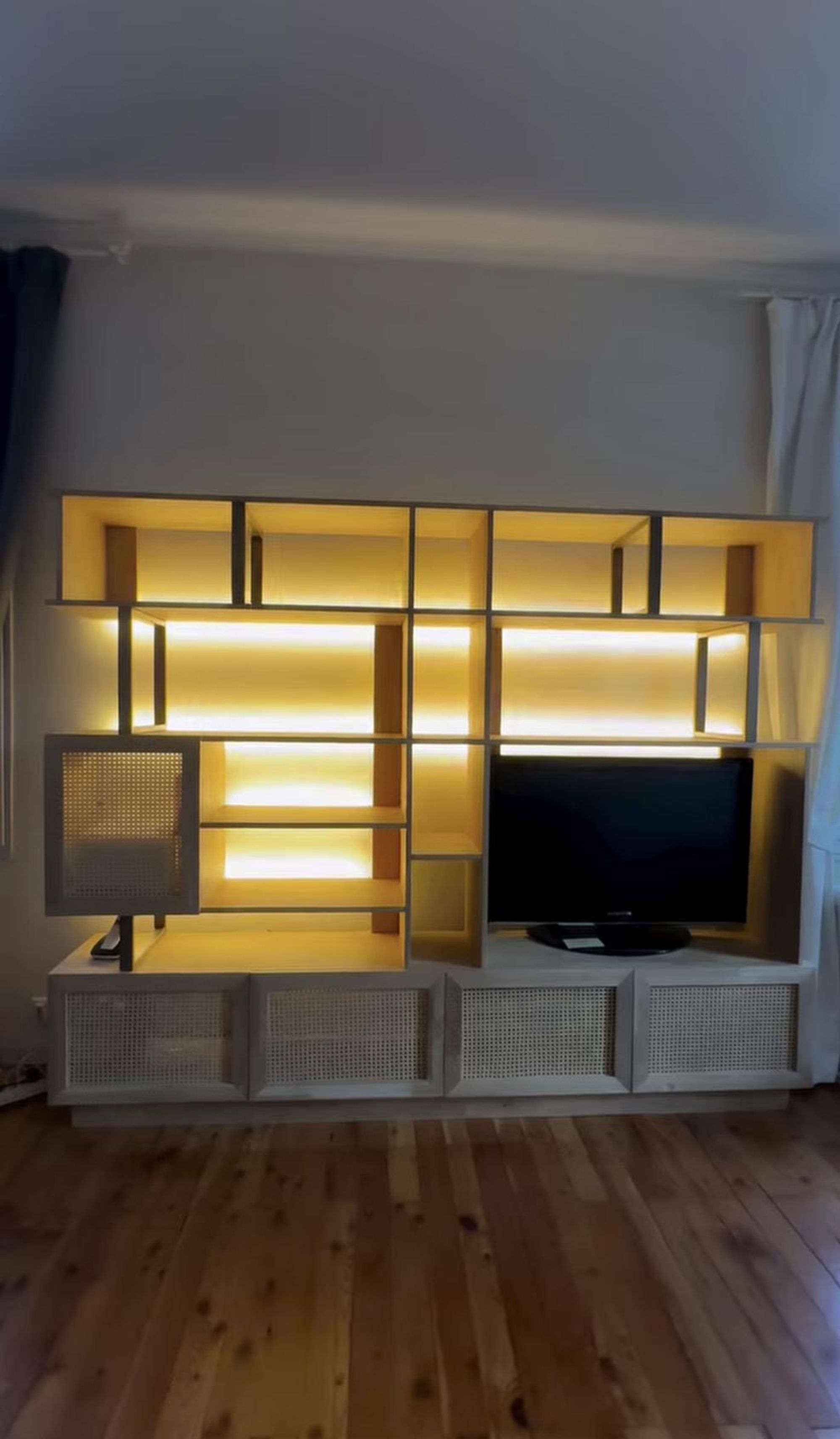 Bibliothèque et meuble TV, cannage rotin – vue 3