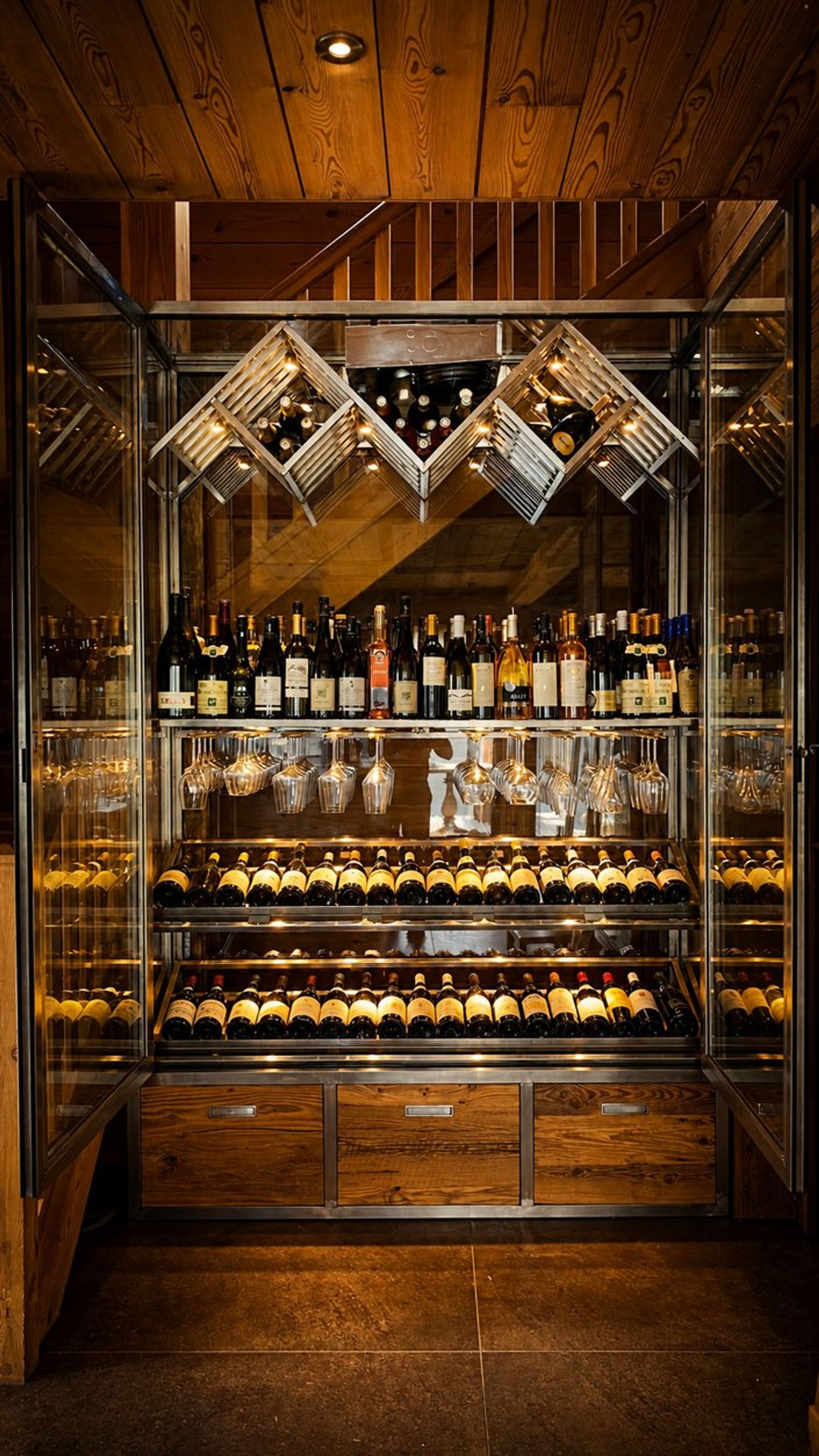 Chalet l’Yret, Serre-Chevalier : cave à vin sur mesure – vue 3