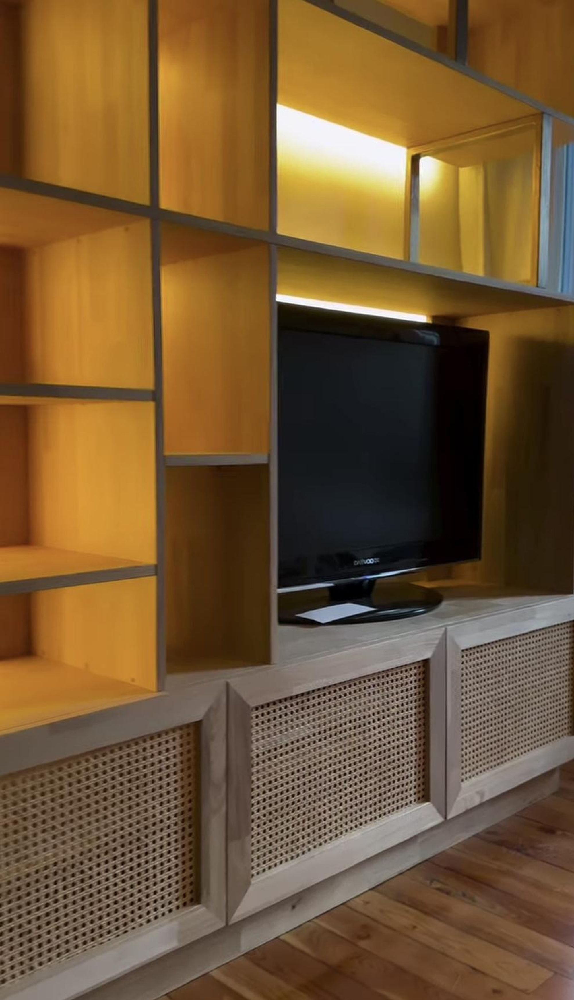 Bibliothèque et meuble TV, cannage rotin – vue 5