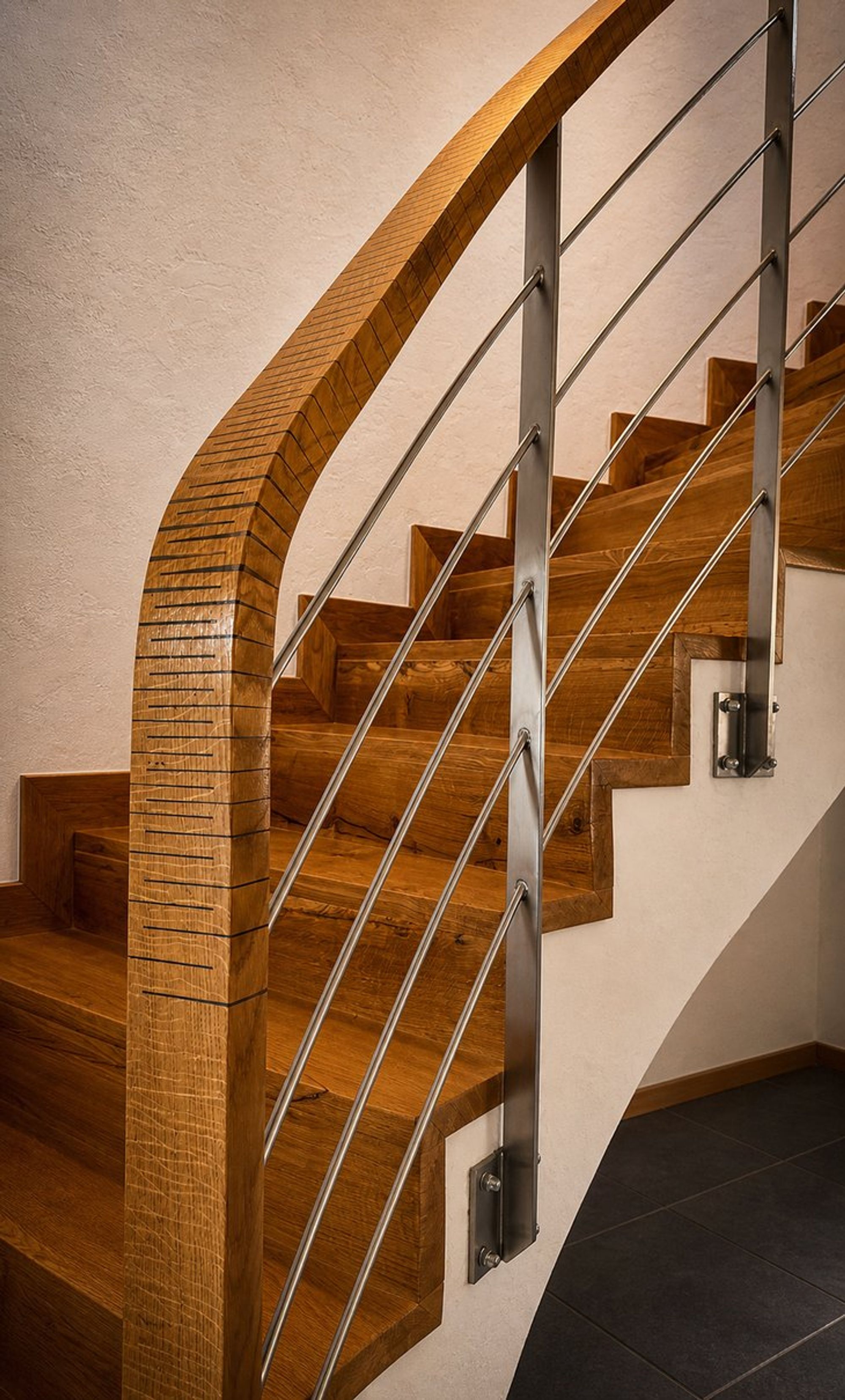 Chalet l’Yret, Serre-Chevalier : escalier en acier – vue 4