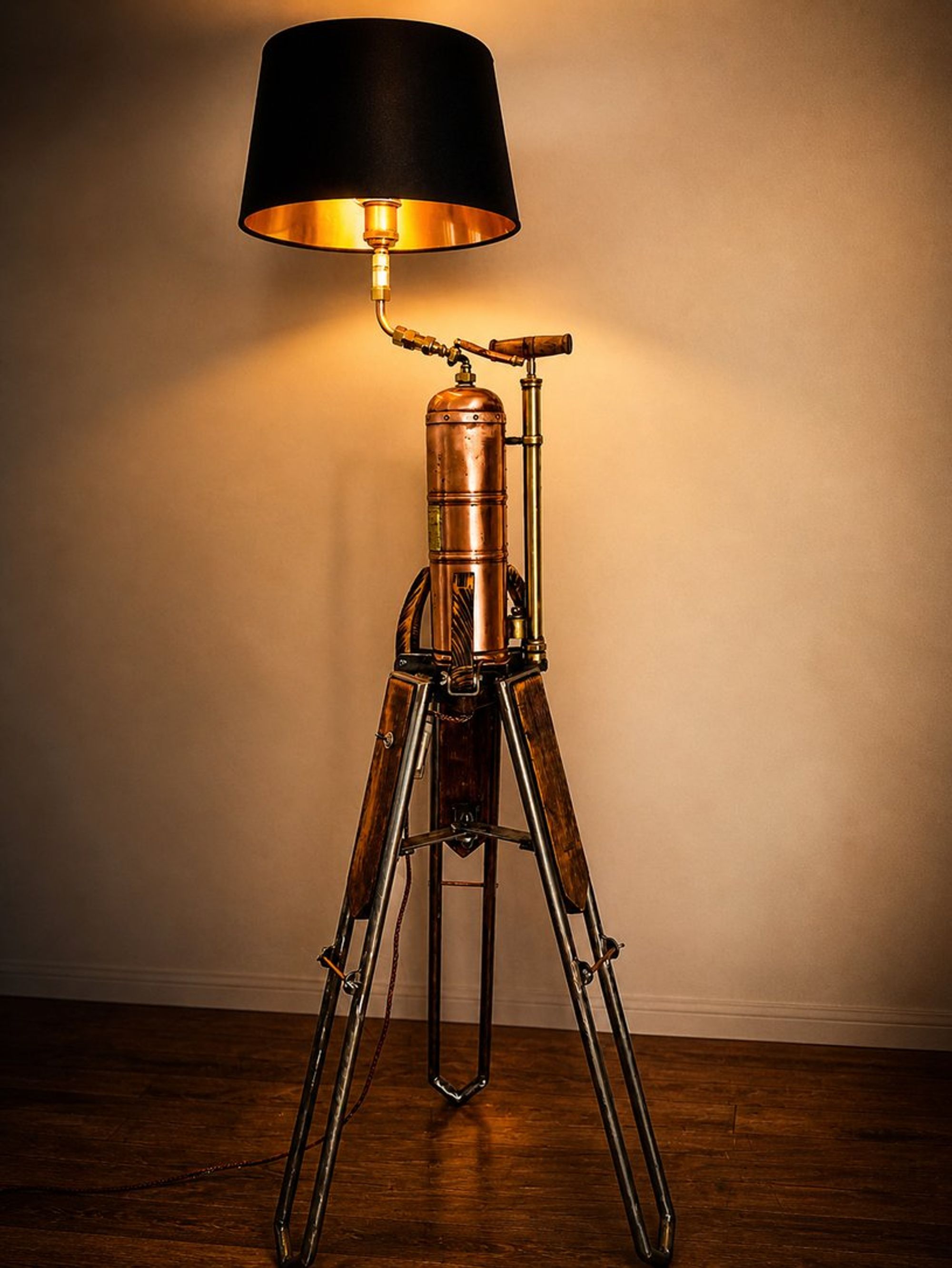 Luminaire, pièce unique en laiton et métal – vue 3