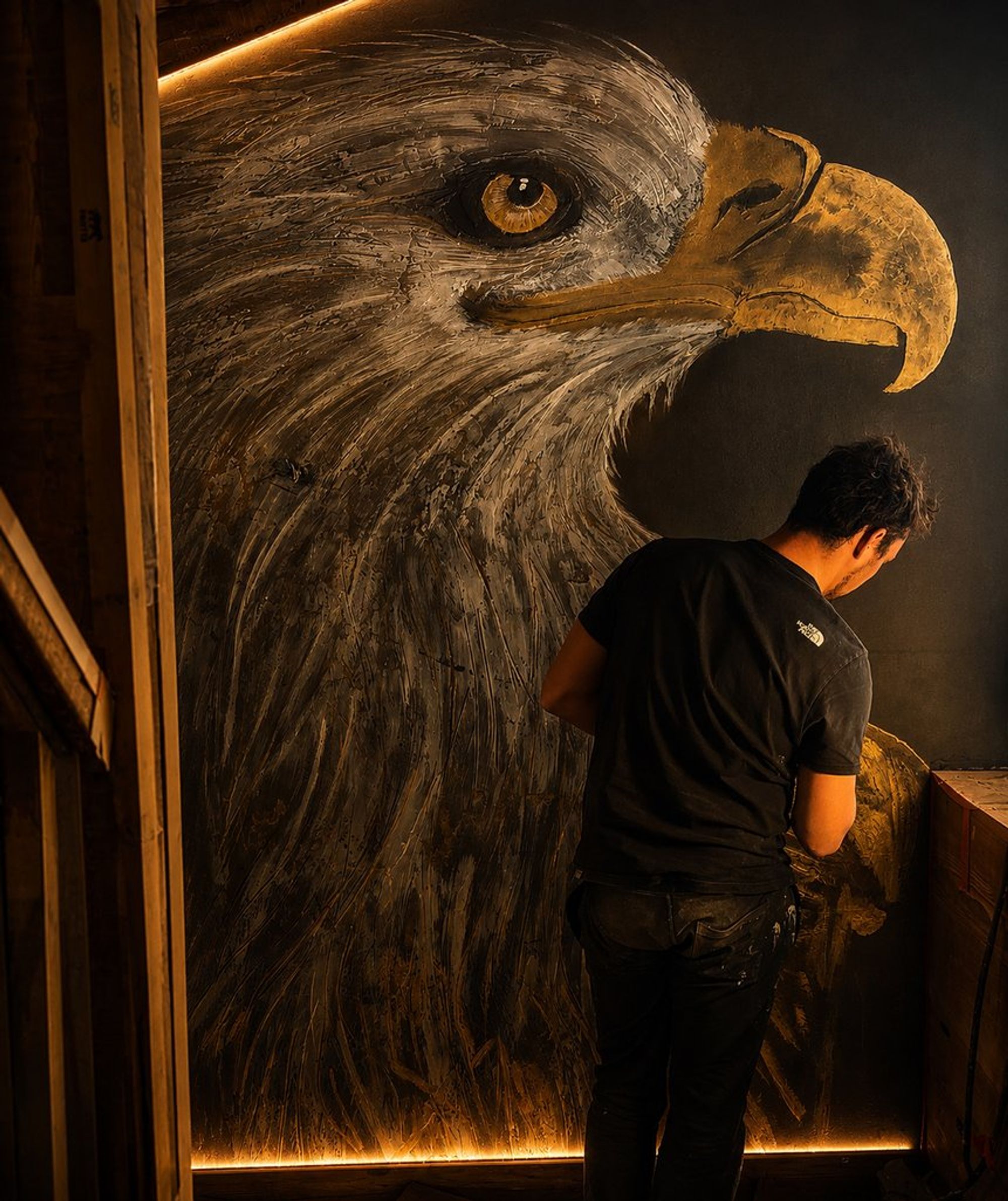 Peinture murale d’un aigle, Chalet Aquila
