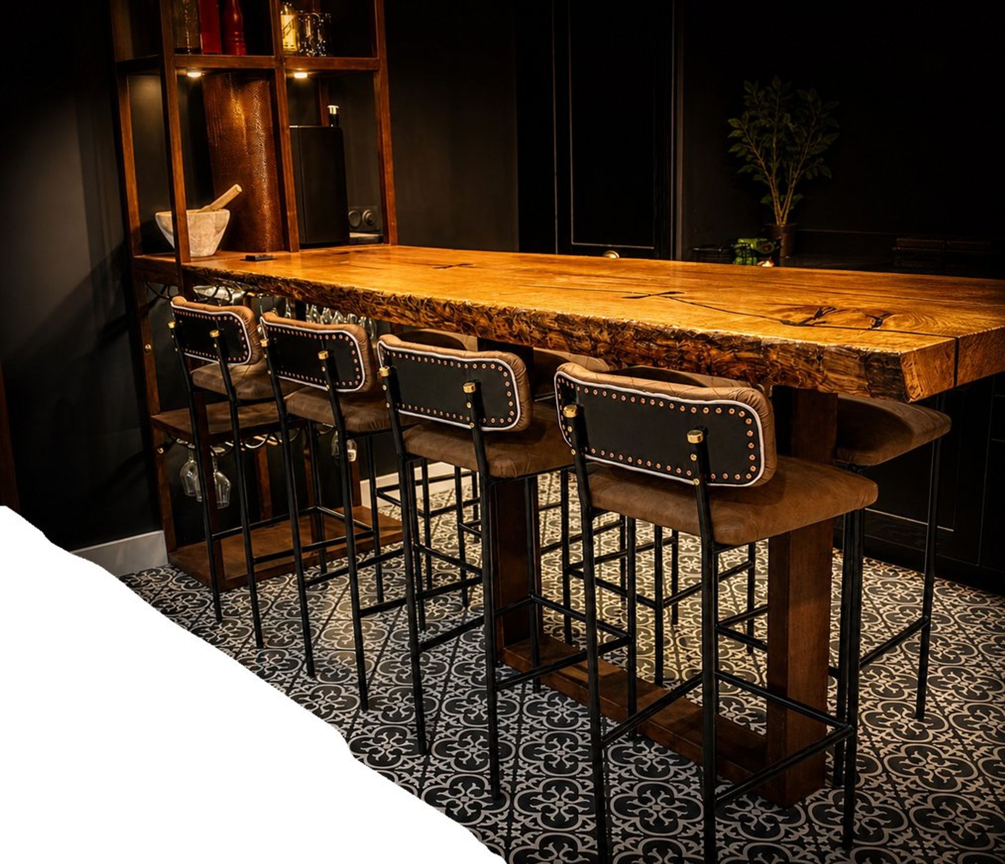 Bar au Beausset : agencement sur mesure – vue 2