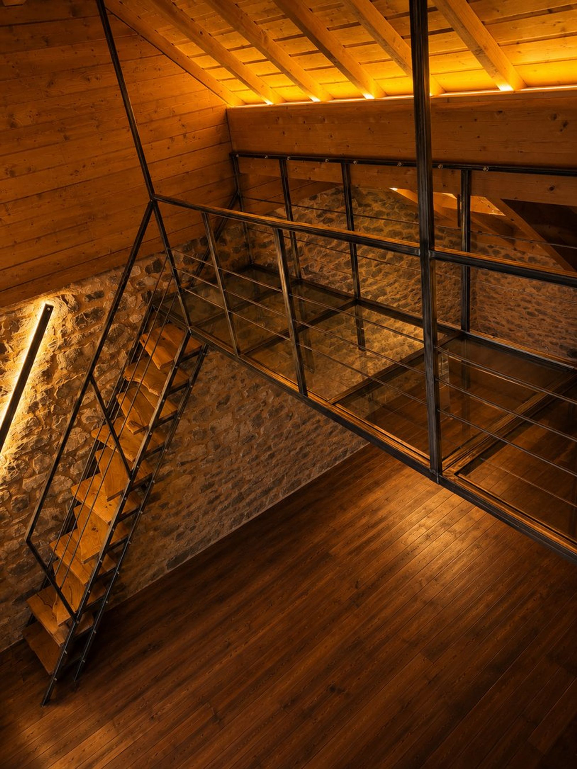 Chalet l’Yret, Serre-Chevalier : escalier en acier
