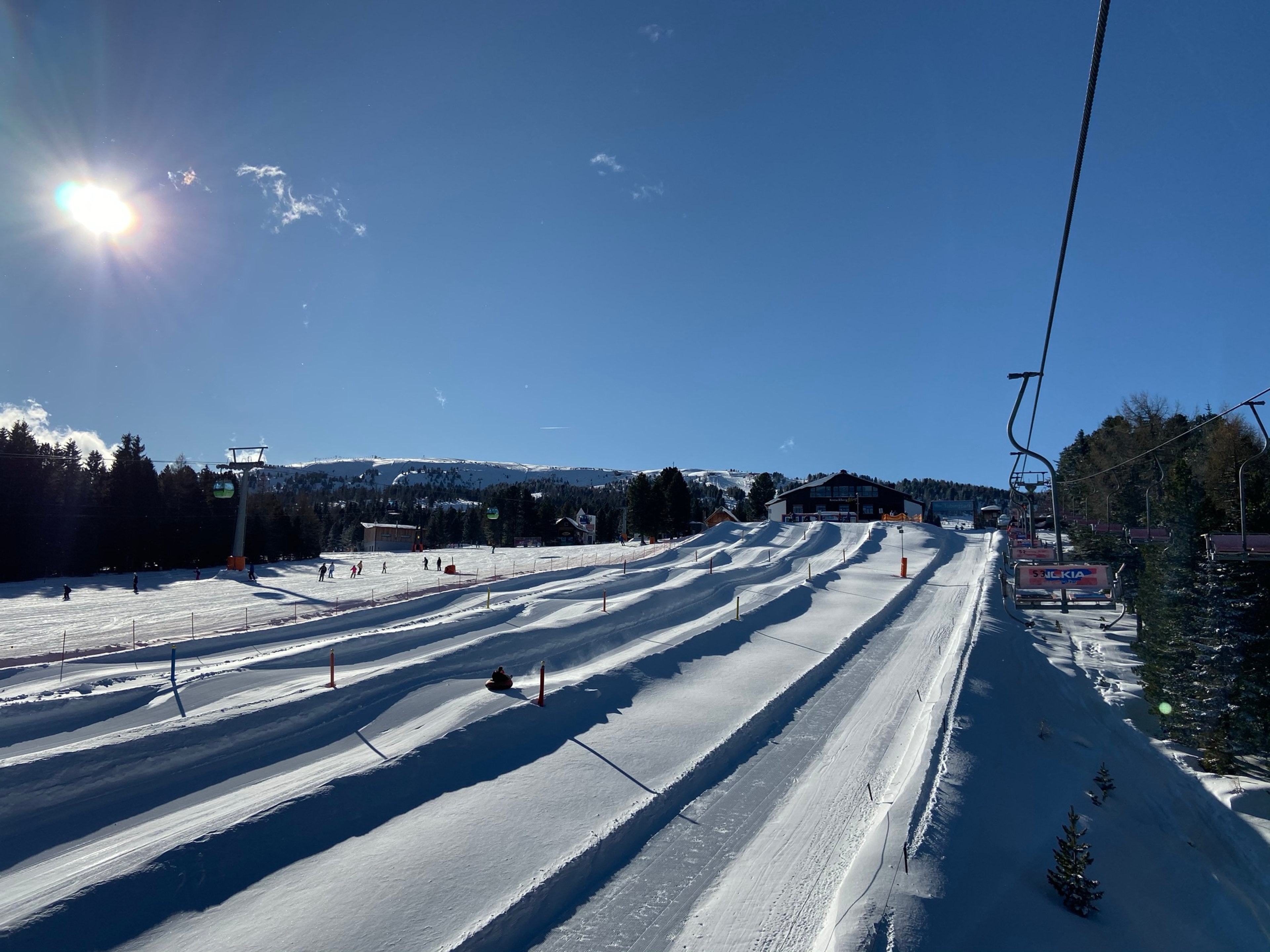 Traumhaftes Wetter am Kreischberg beim Skifahren und Snowboarden