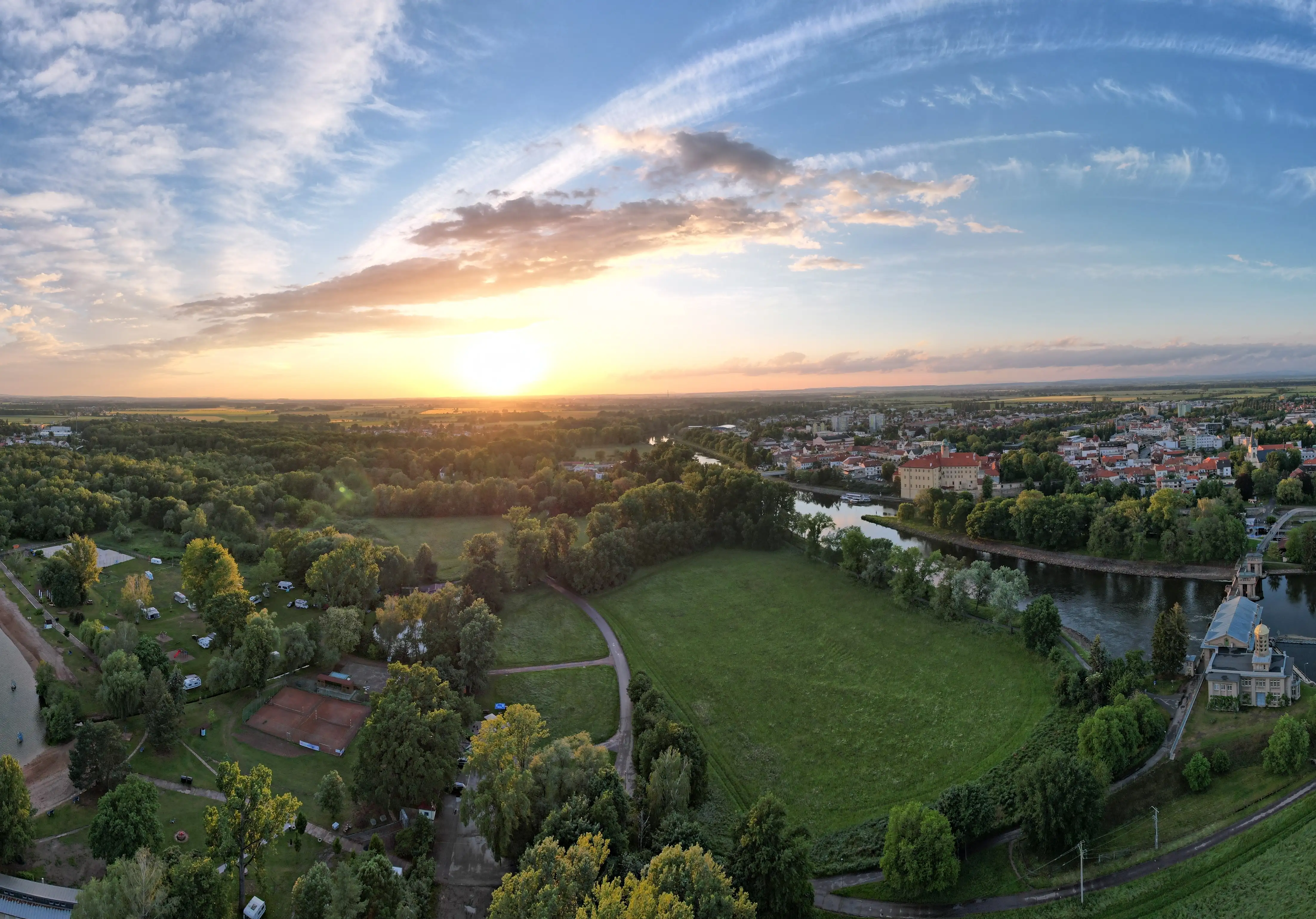 Lázně Poděbrady lákají každého.