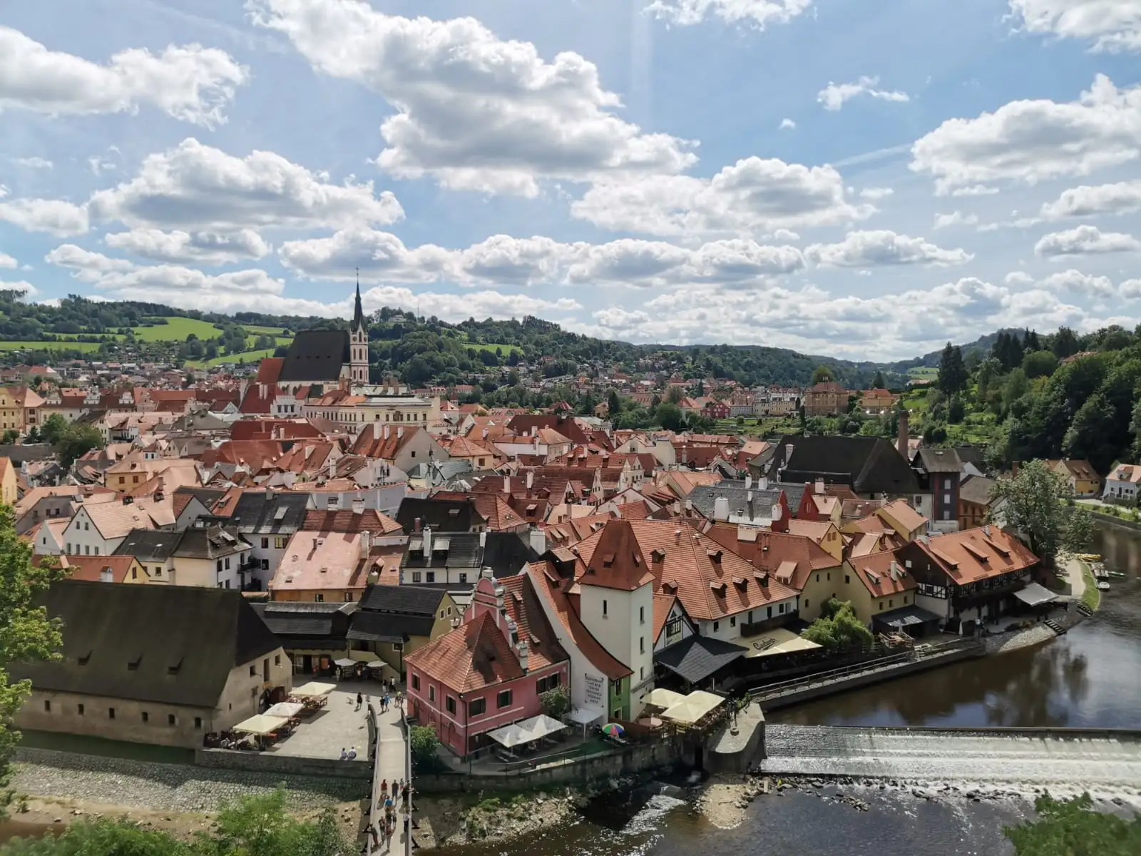 Český Krumlov nabízí nádherná panoramata.