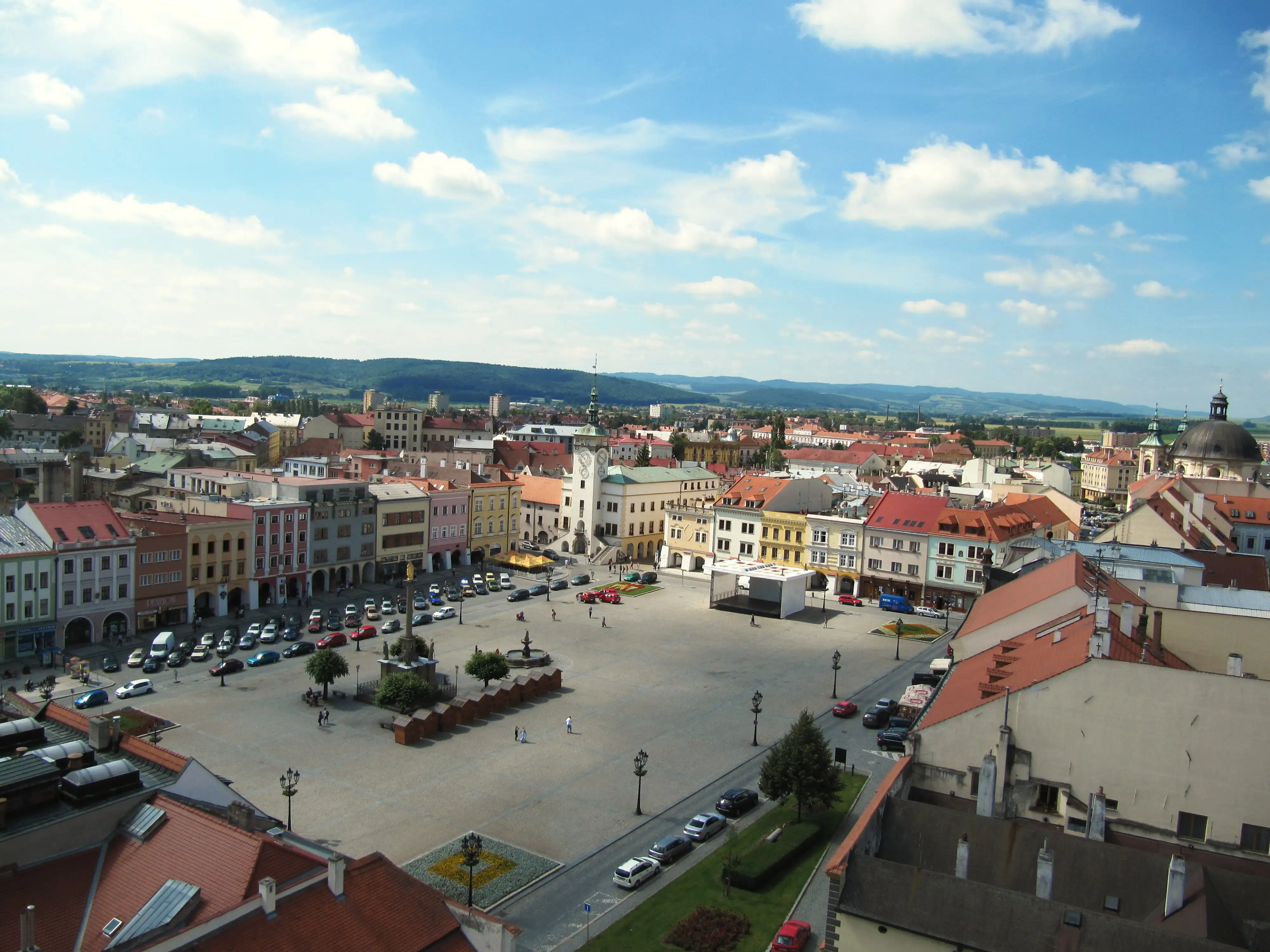 České město, kterému se říká Atény, ale lidi jím pohrdají.