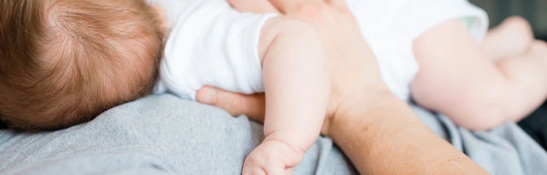 Cradle cap em bebés O que é a cradle cap e como se livrar dela?