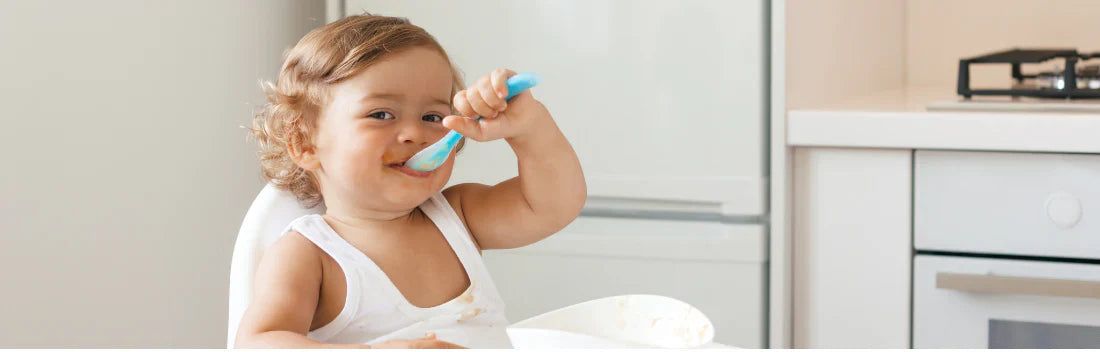 Alimentação complementar em bebés: quando introduzir cada alimento de forma segura