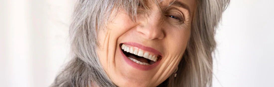 Qual é a melhor cola para próteses dentárias e como escolher a mais adequada