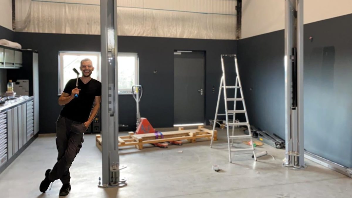 Daniel Wysocki in seiner Werkstatt