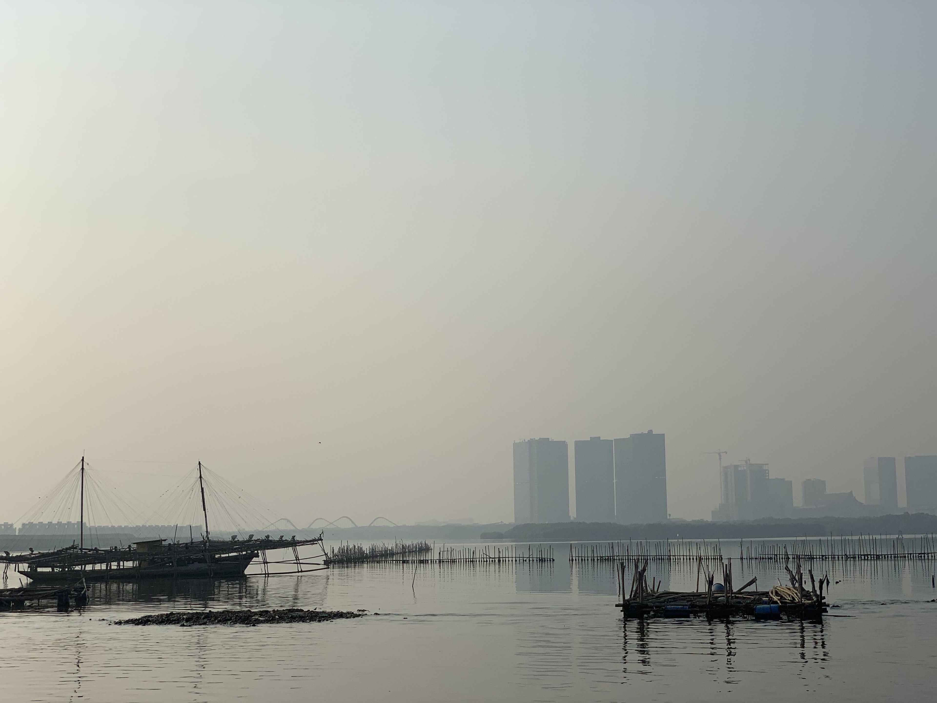 Brume sur Jakarta