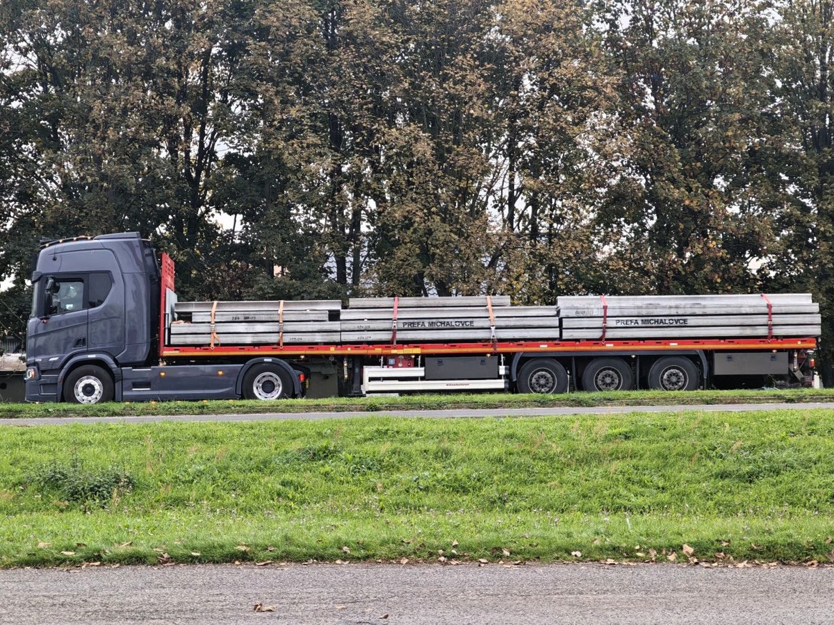 Prefabrikovaný strop: Prečo nahrádza monolit v moderných projektoch?