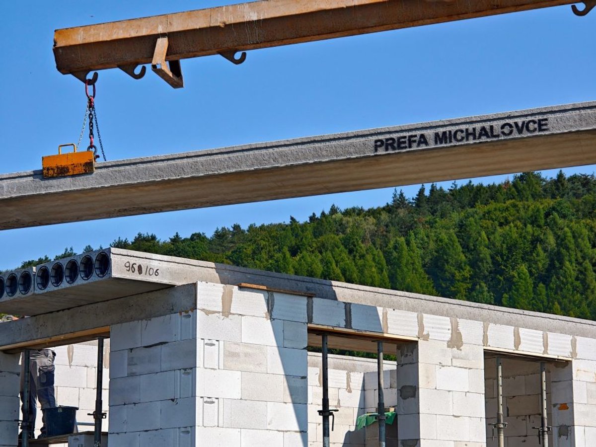 Predpäté betónové panely