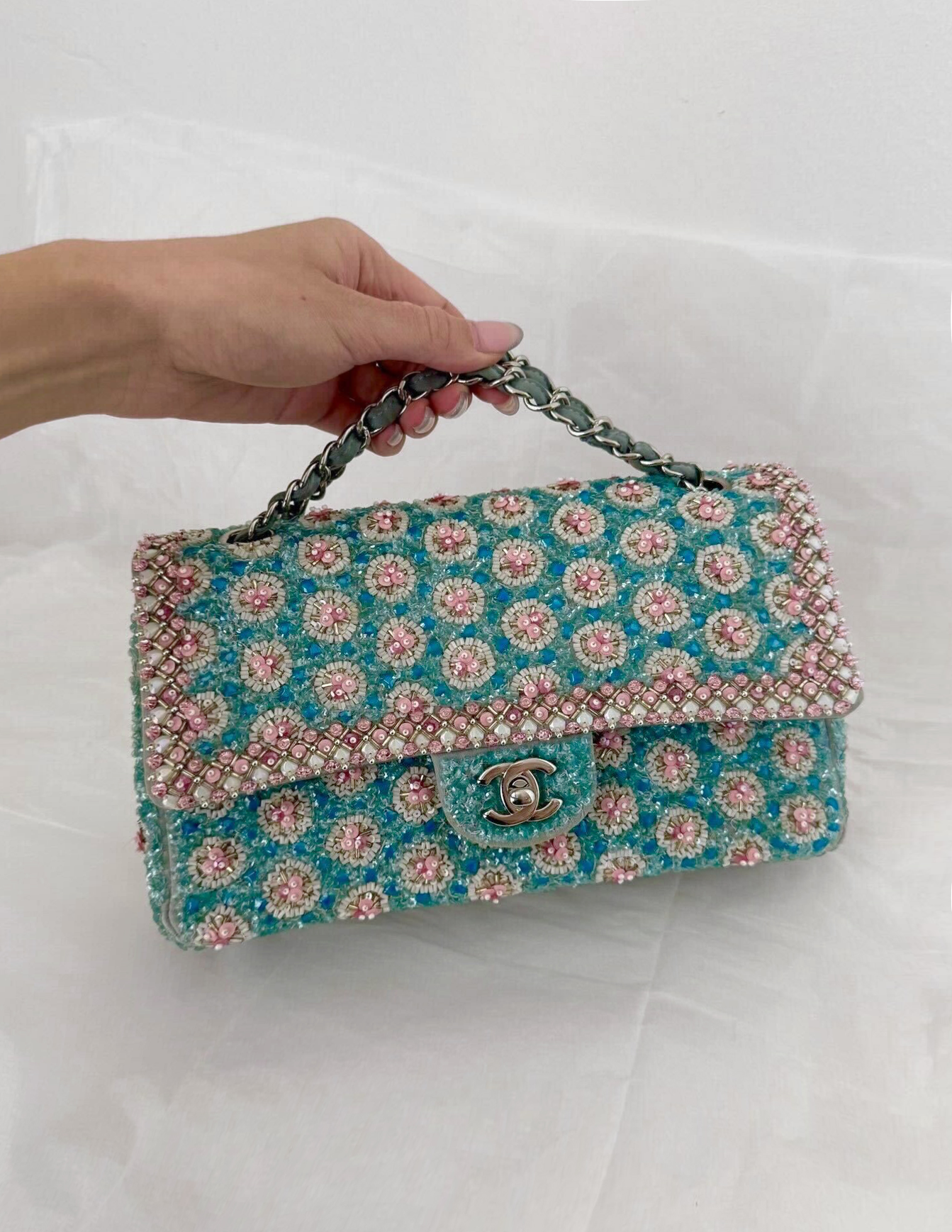 CHANEL ビーズ装飾 チェック柄 バッグ ノベルティ The Embroidered Chanel Flap Bag