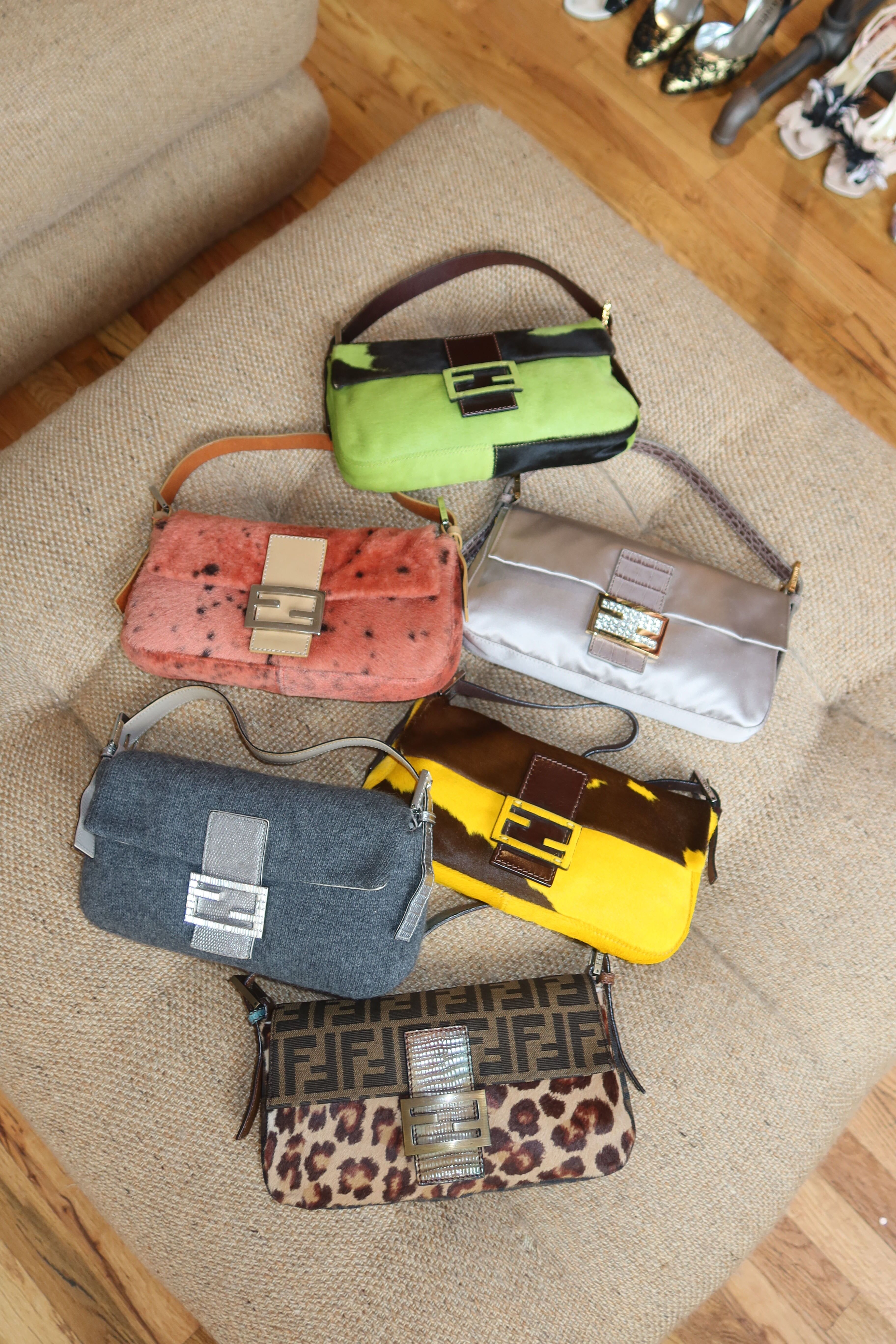 アート・デザイン・音楽 FENDI BAGUETTE It's Not a Bag, It's a Baguette: The Story of Fendi's Most Iconic