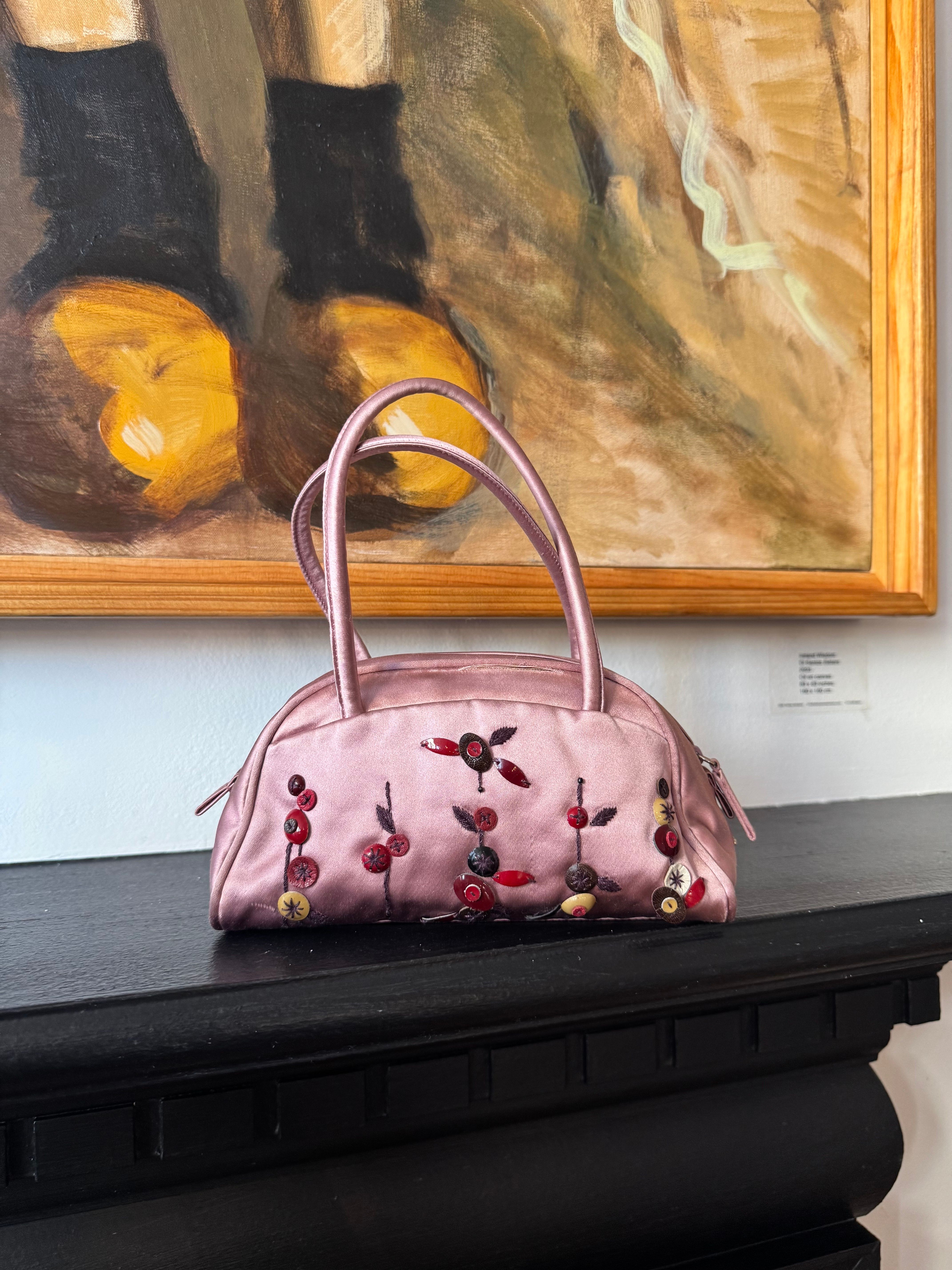 Gen Z Prefers Vintage Over New Luxury in 2025 — Here's Why
