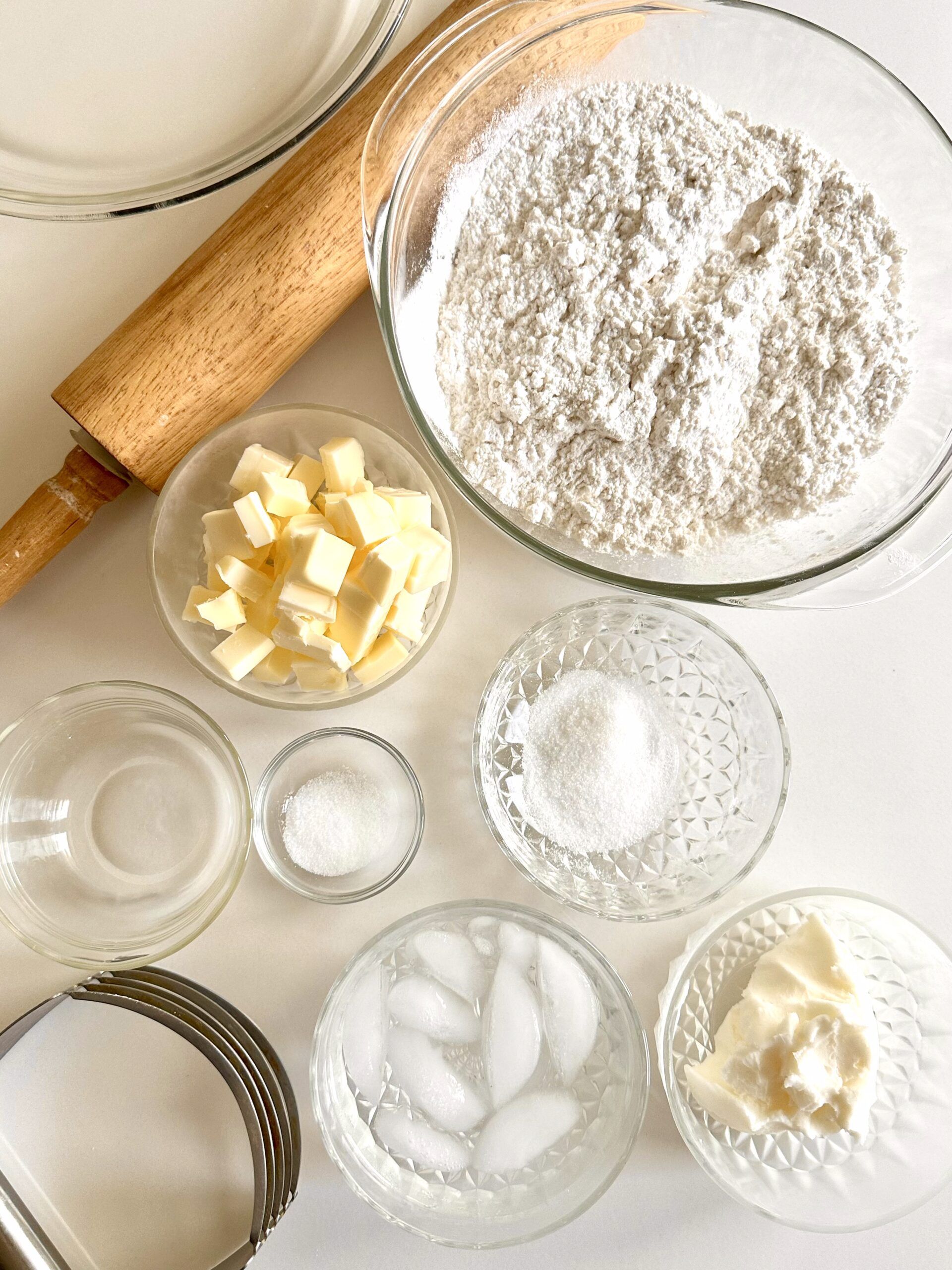 Flour, butter, shortening, salt, sugar, vinegar, and ice water for pie crust