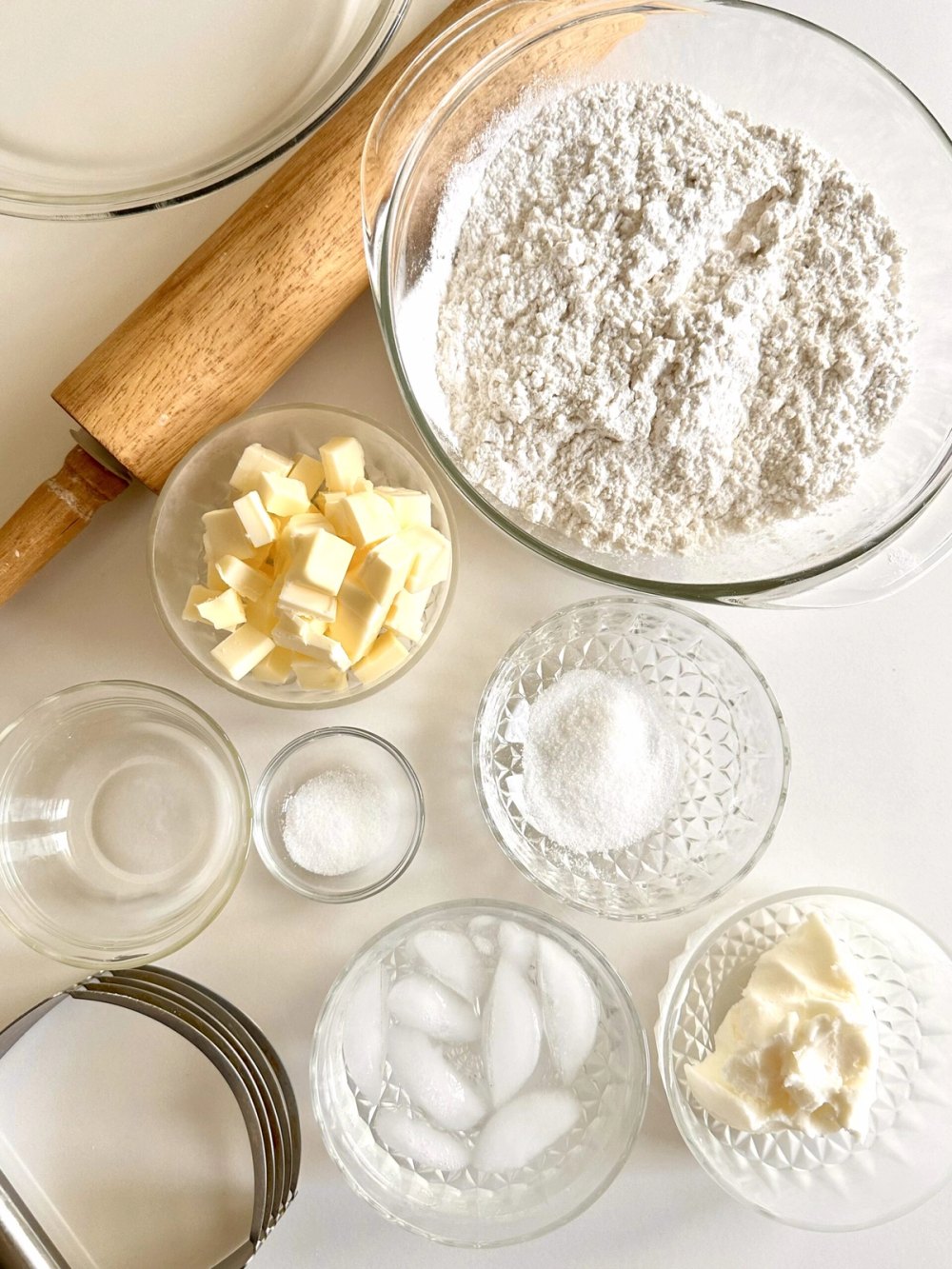 Flour, butter, shortening, salt, sugar, vinegar, and ice water for pie crust