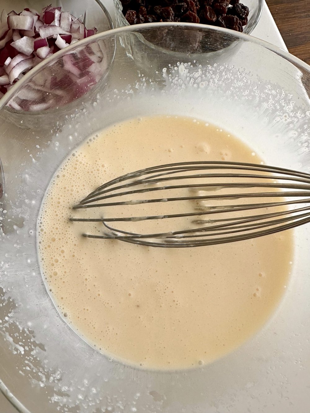Creamy dressing for broccoli raisin salad