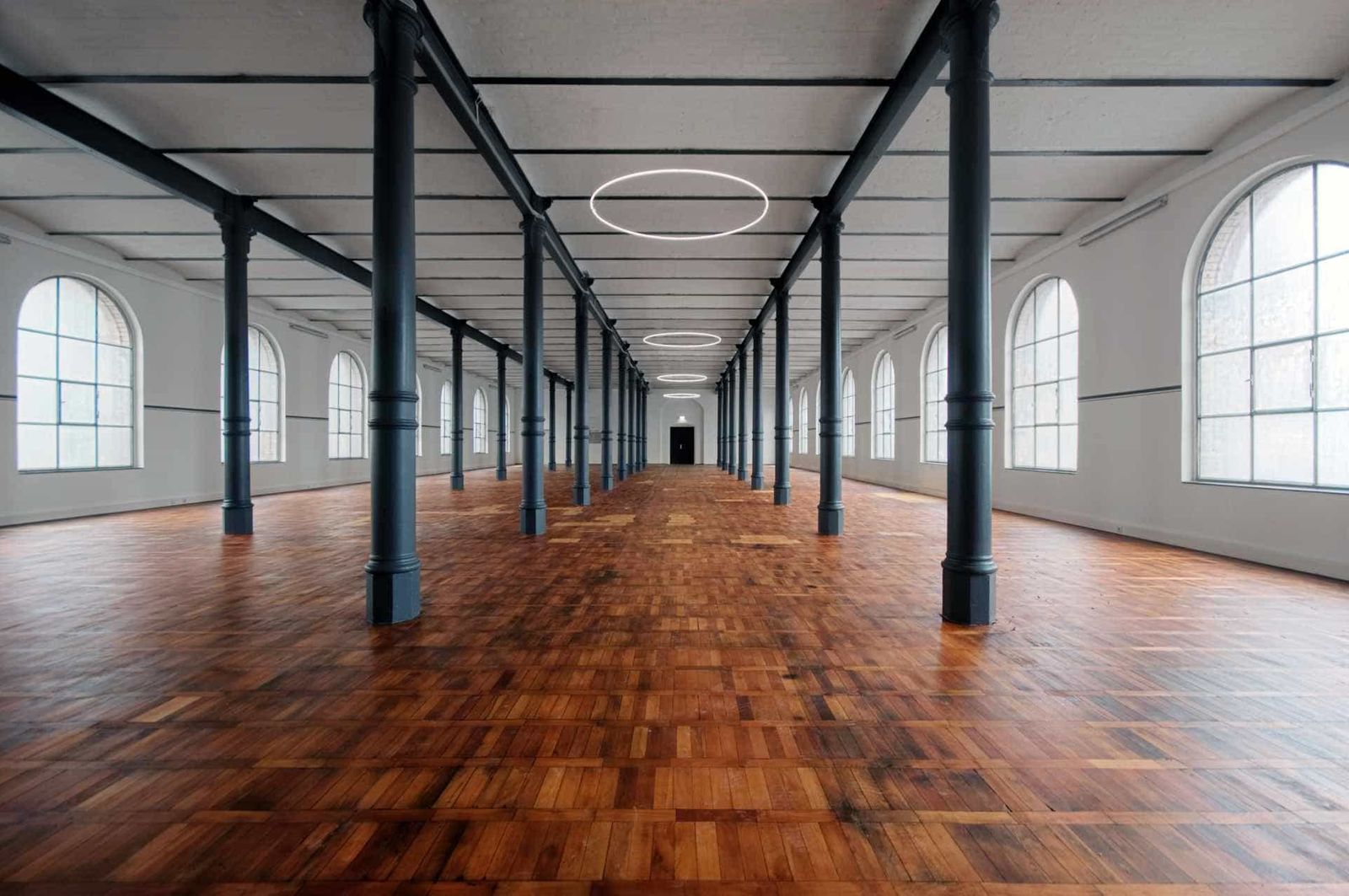 Das Magazin der Heeresbäckerei frontaler Blick in den Saal