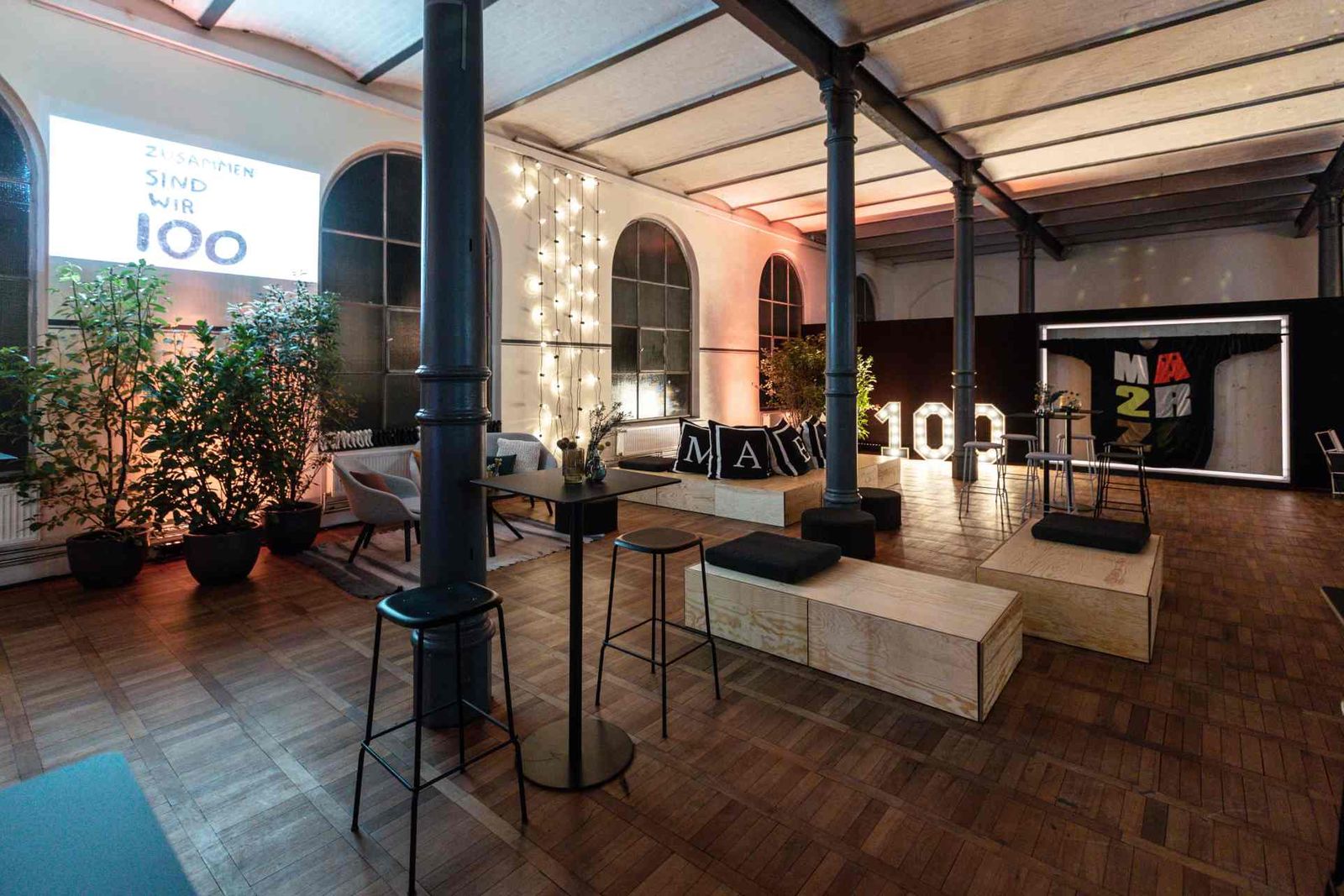 MAERZ München KG Event - Lounge-Bereich mit Pflanzen