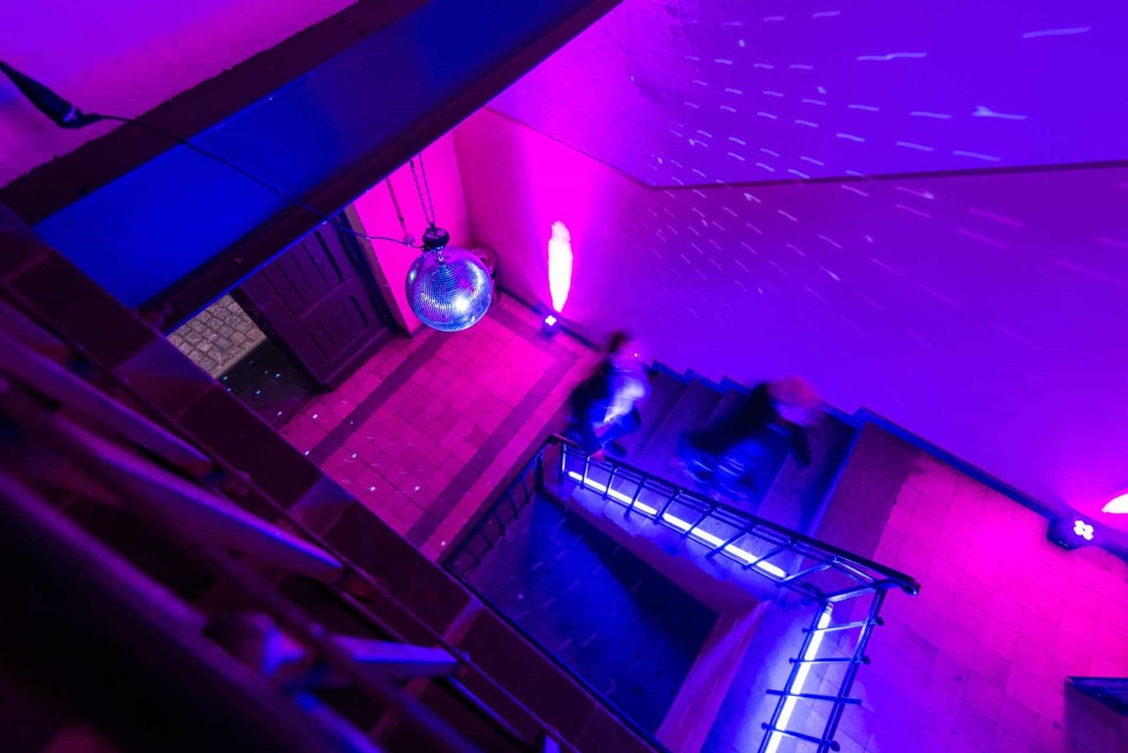 Pink lights Event Treppenhaus