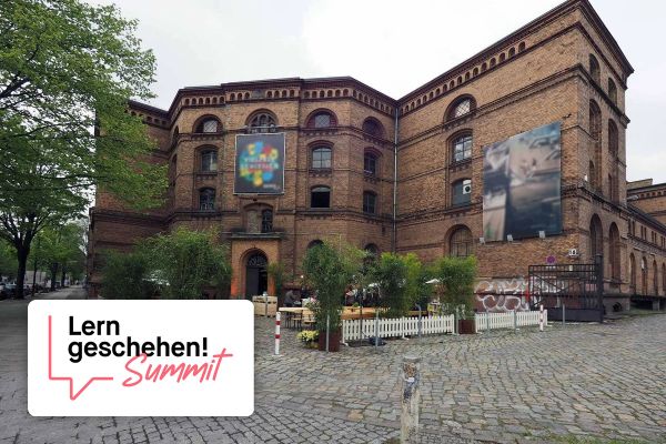 Haupteingang Magazin in der Heeresbäckerei, Ankündigung Lern geschehen! Summit Berlin