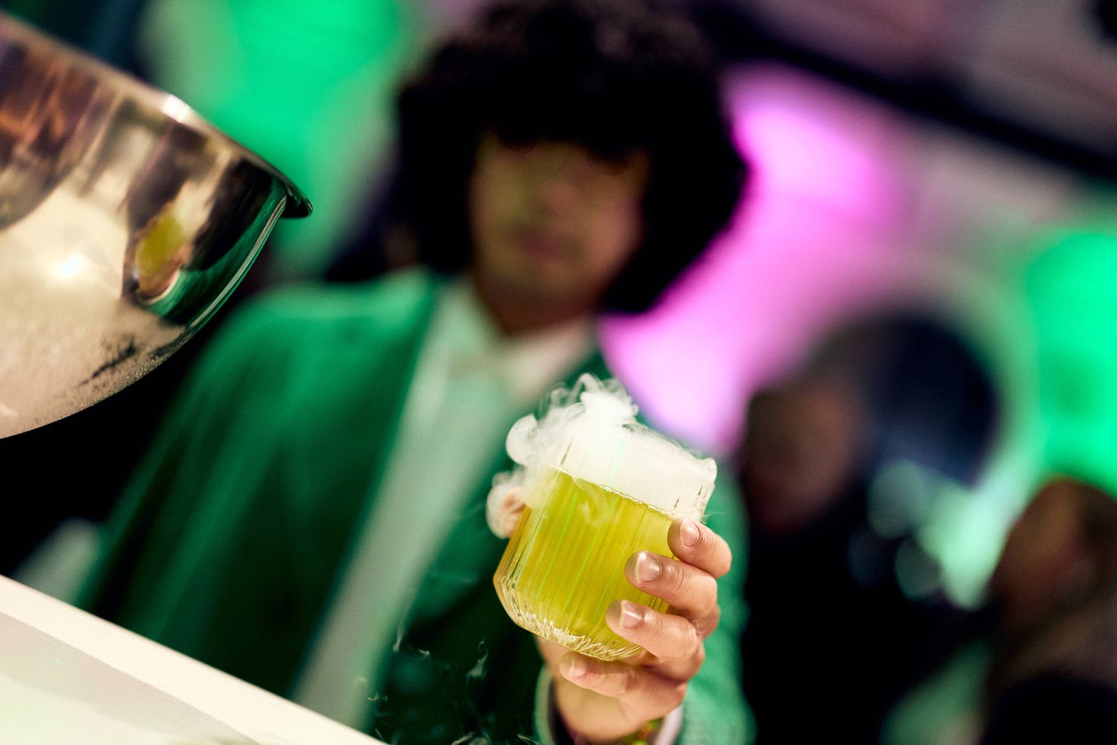 Rauchender Cocktail in der Eventlocation Berlin
