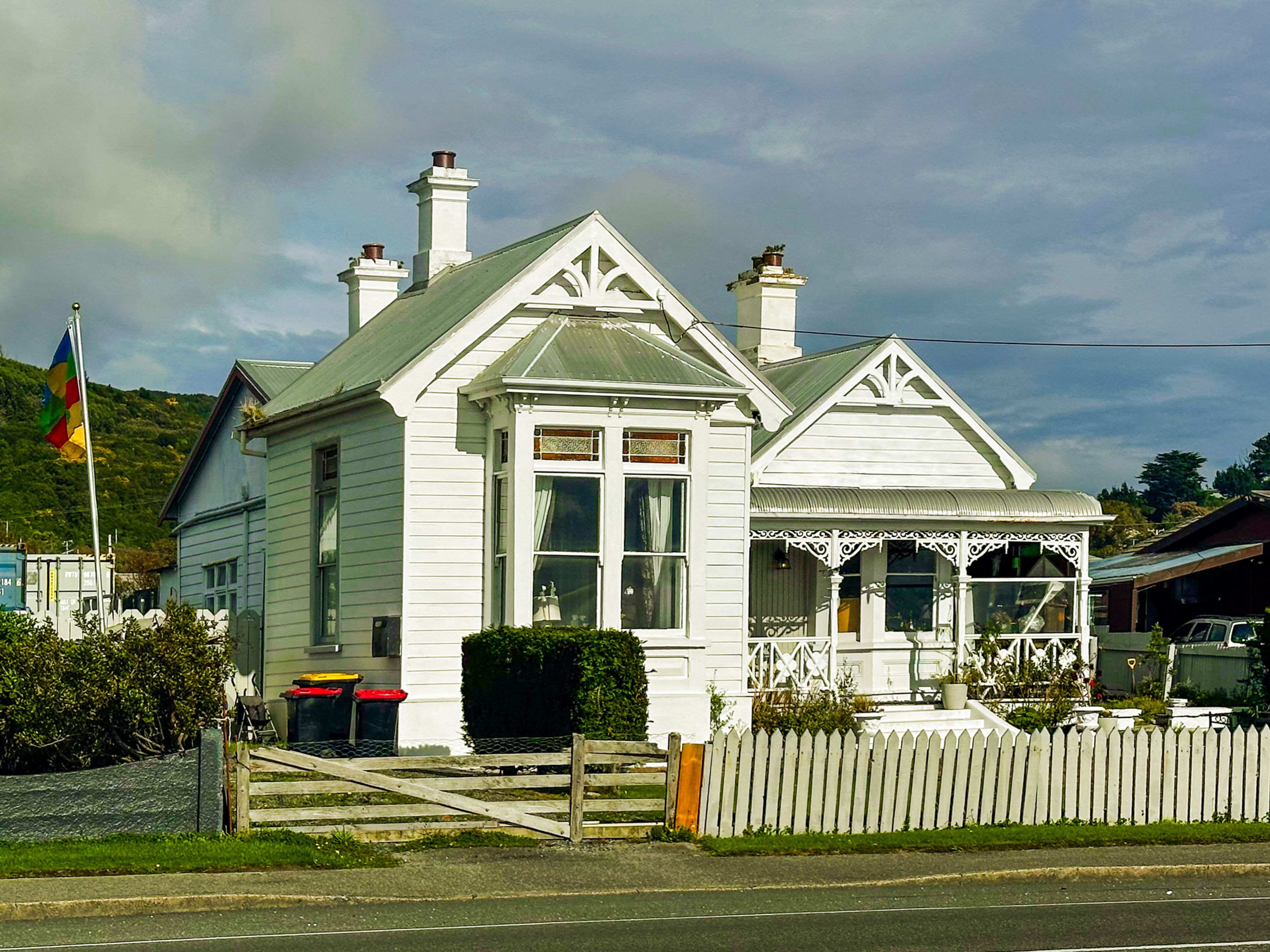 Image 2 of 10
