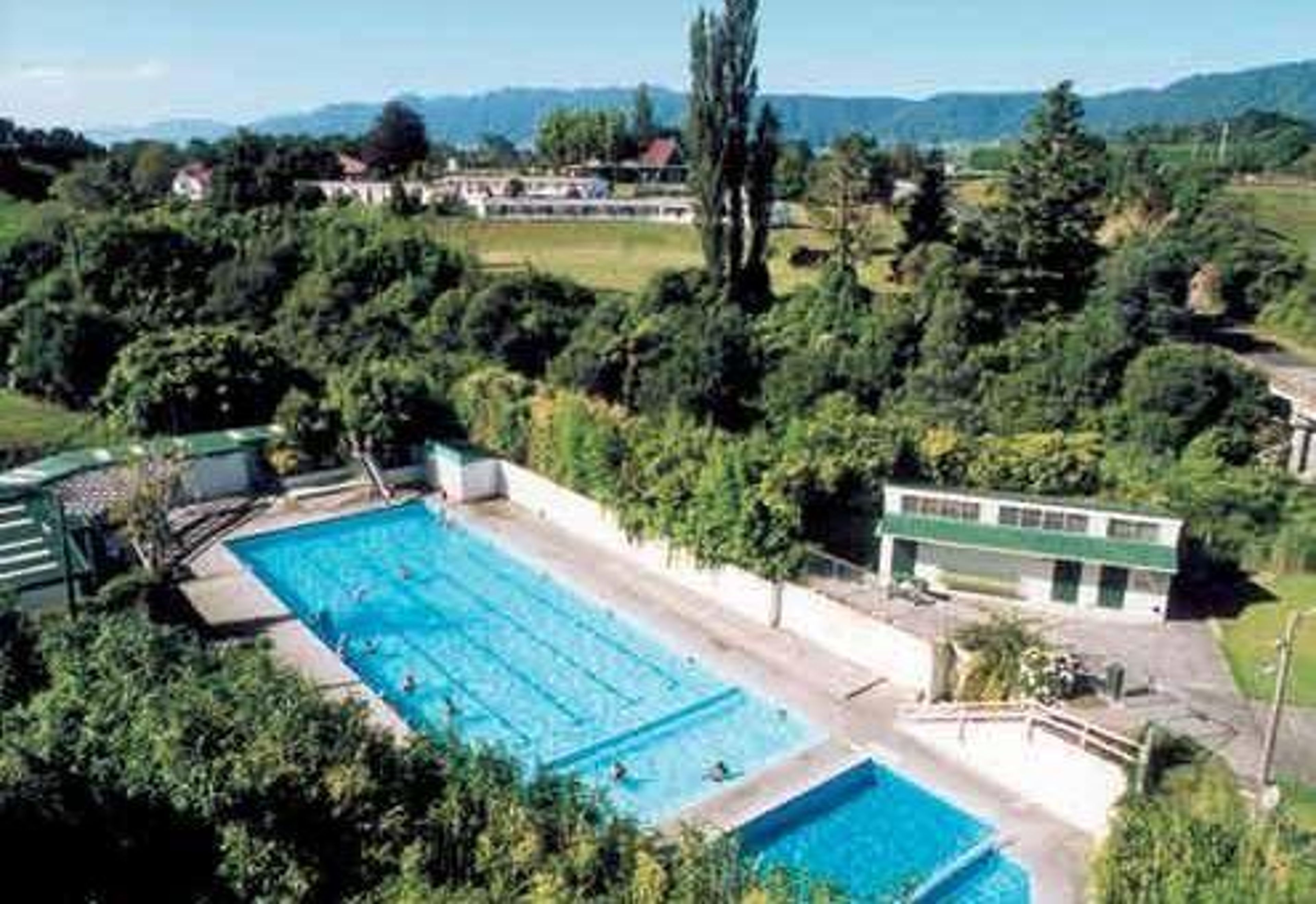 Opal Hot Springs & Holiday Park