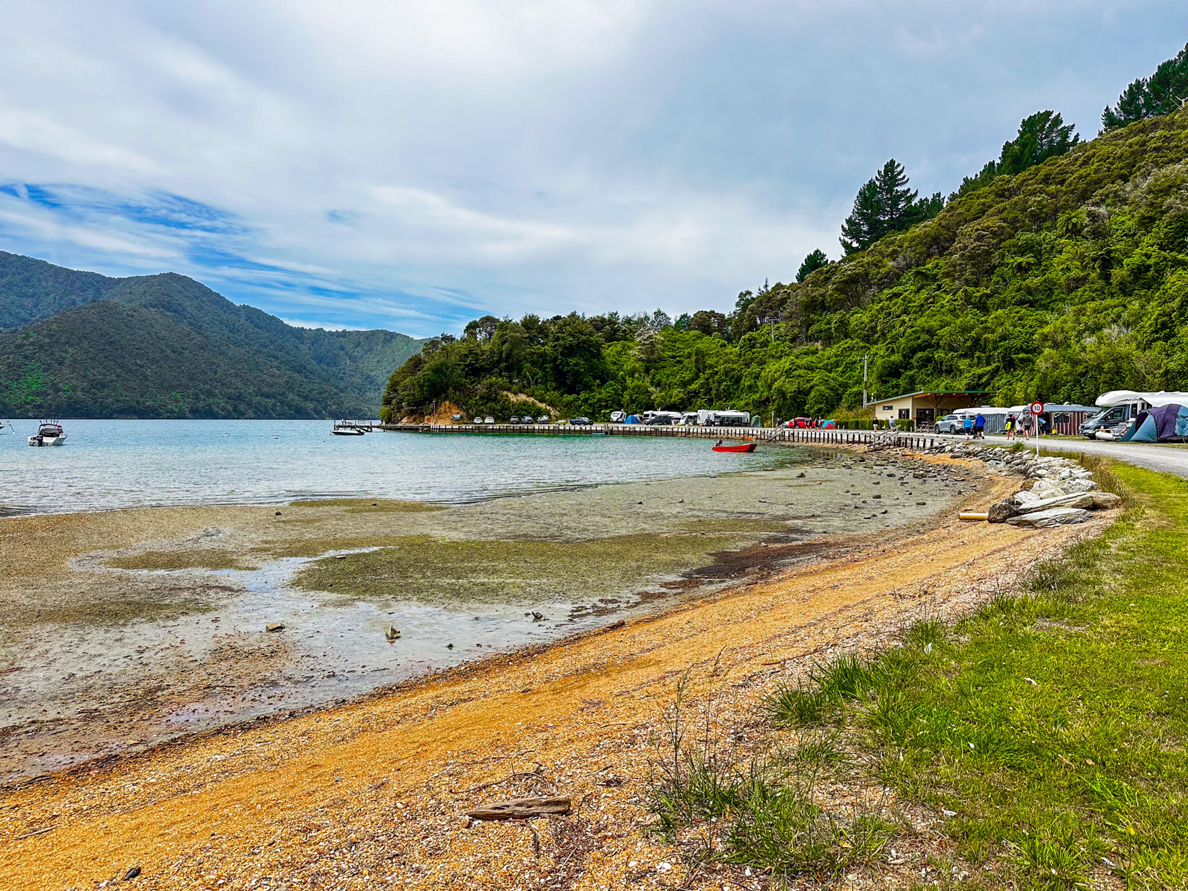 Momorangi Bay