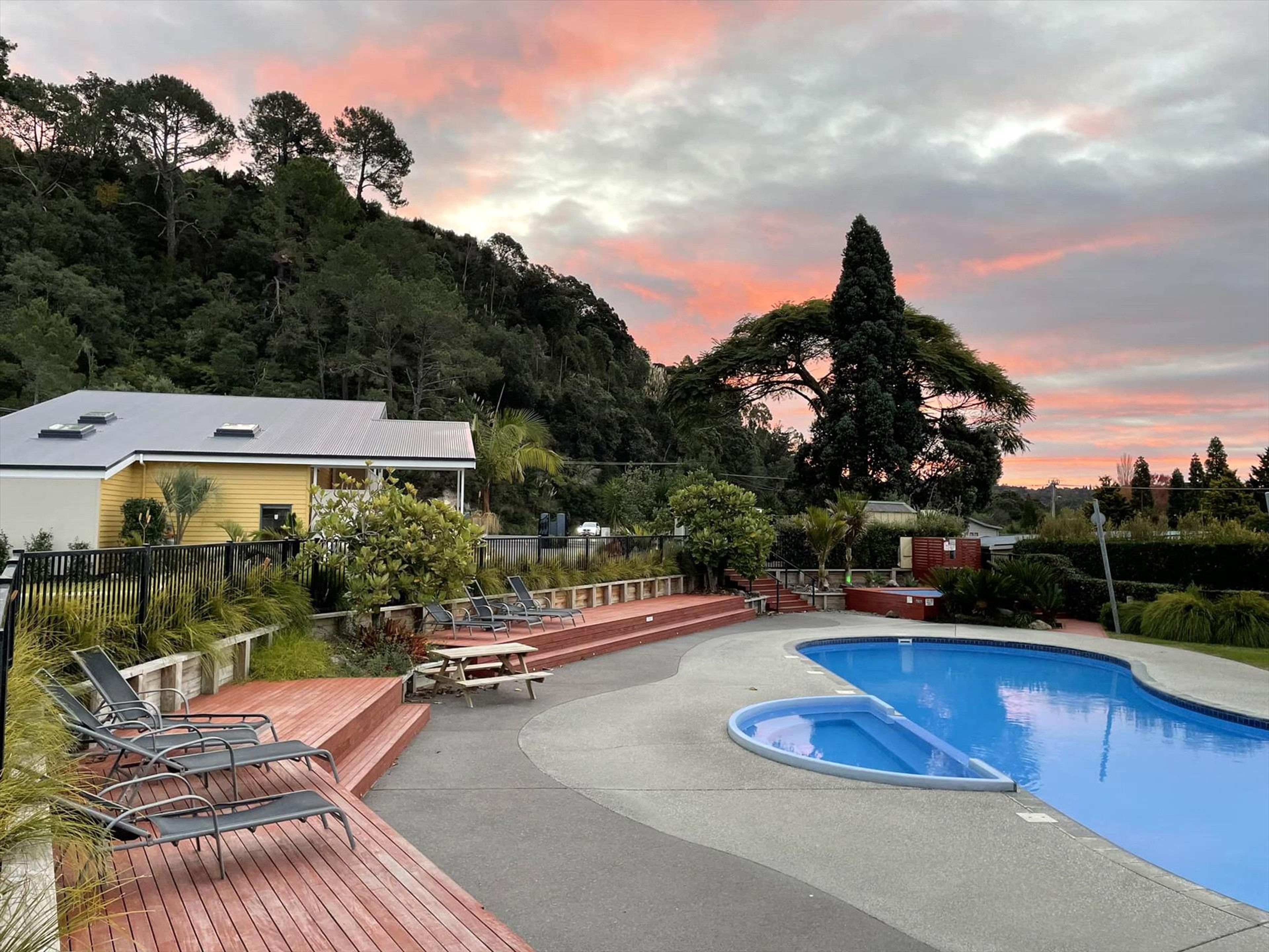 Cooks Beach Resort