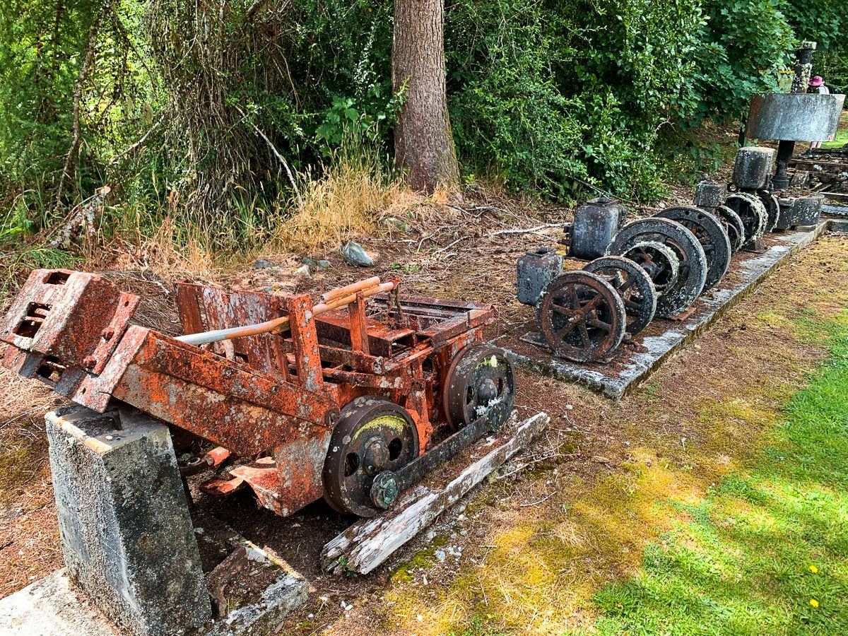 Image 4 of 8