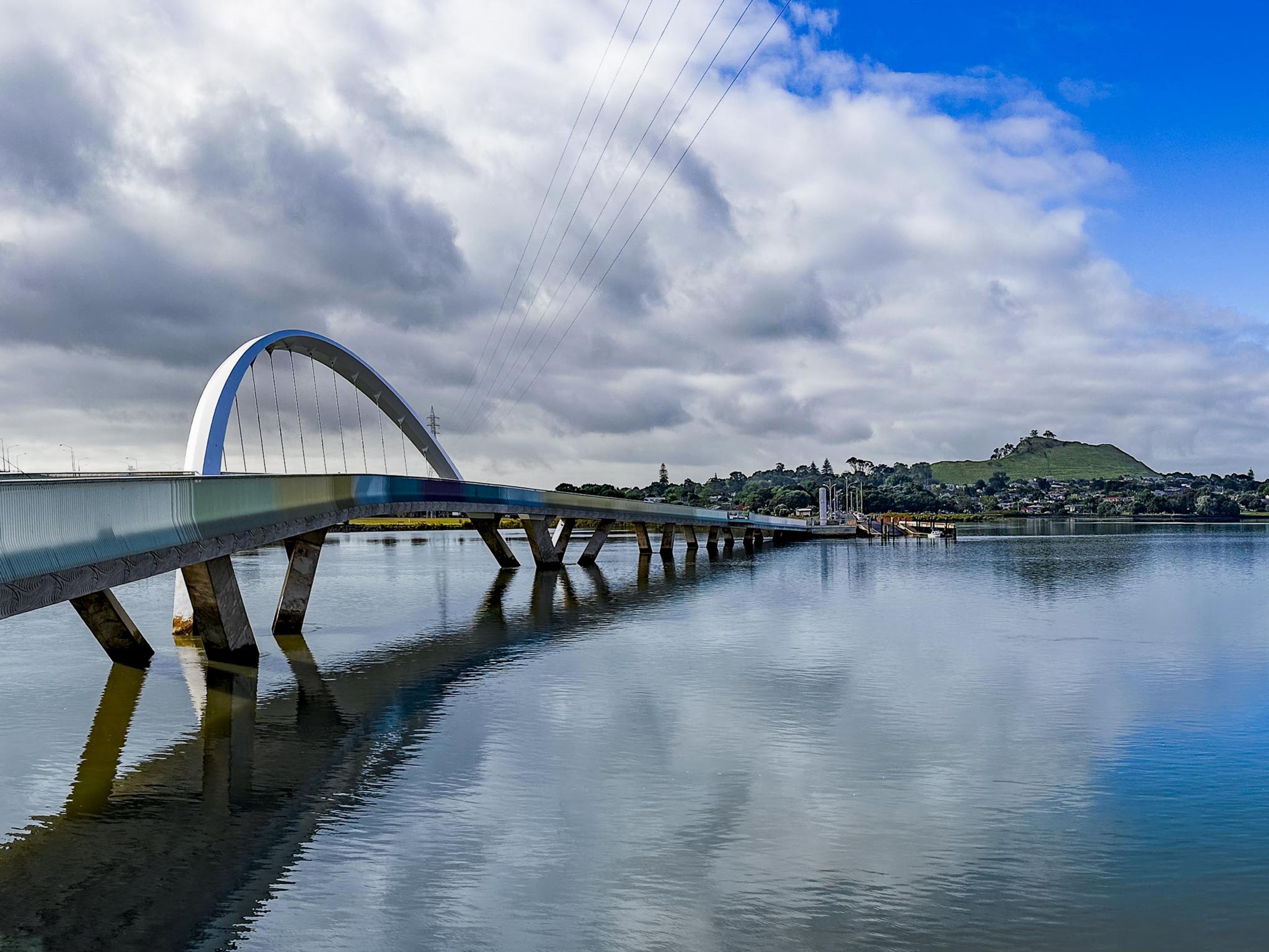 Ngā Hau Māngere Bridge