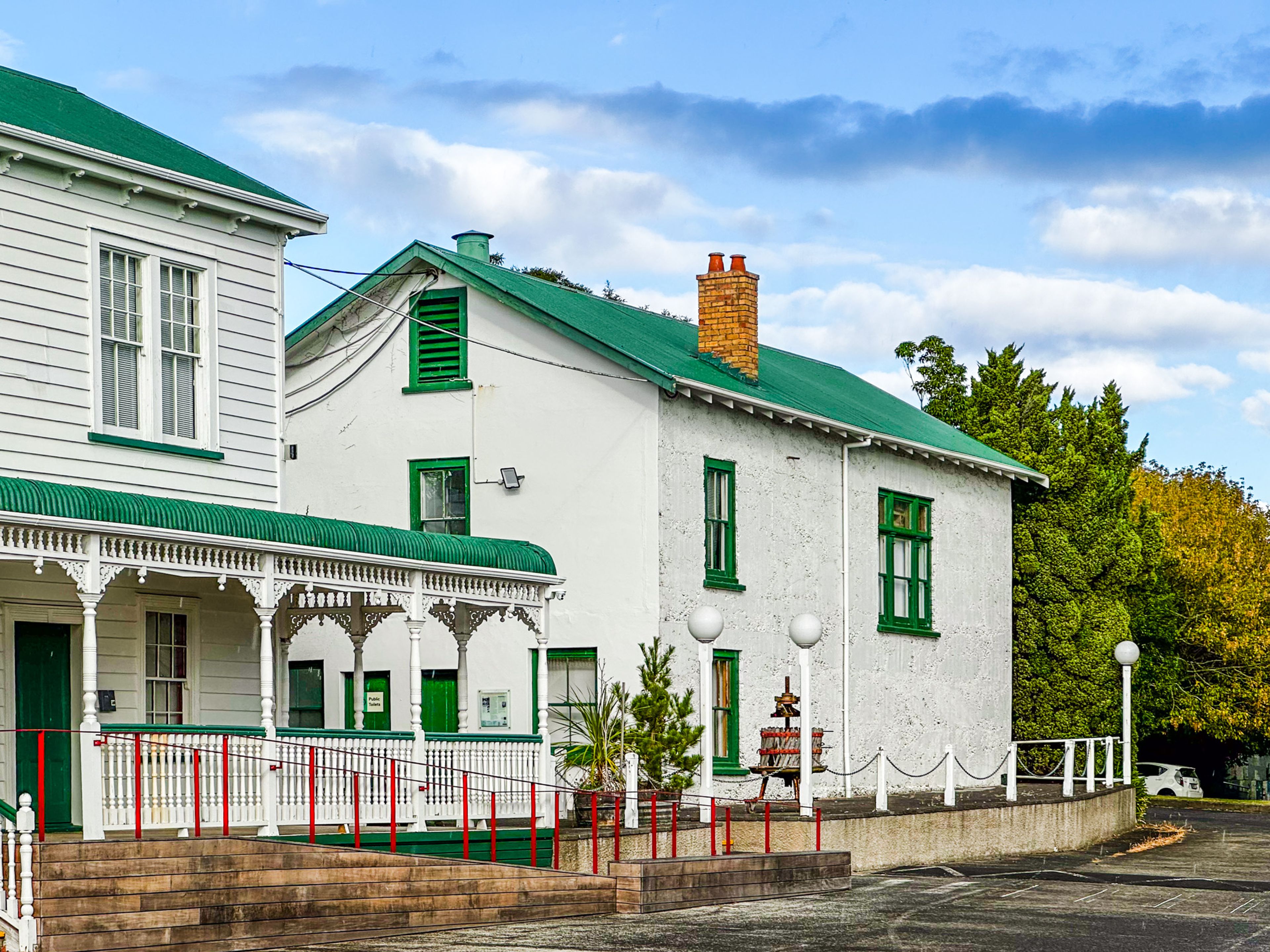 Image 2 of 10