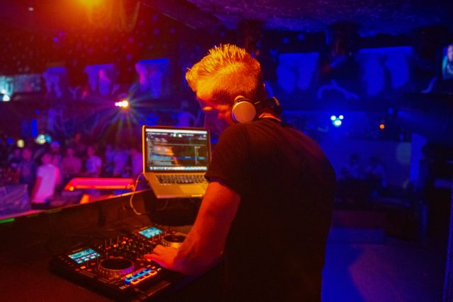 DJ DROME VERS GRIGNAN POUR LES MARIAGES