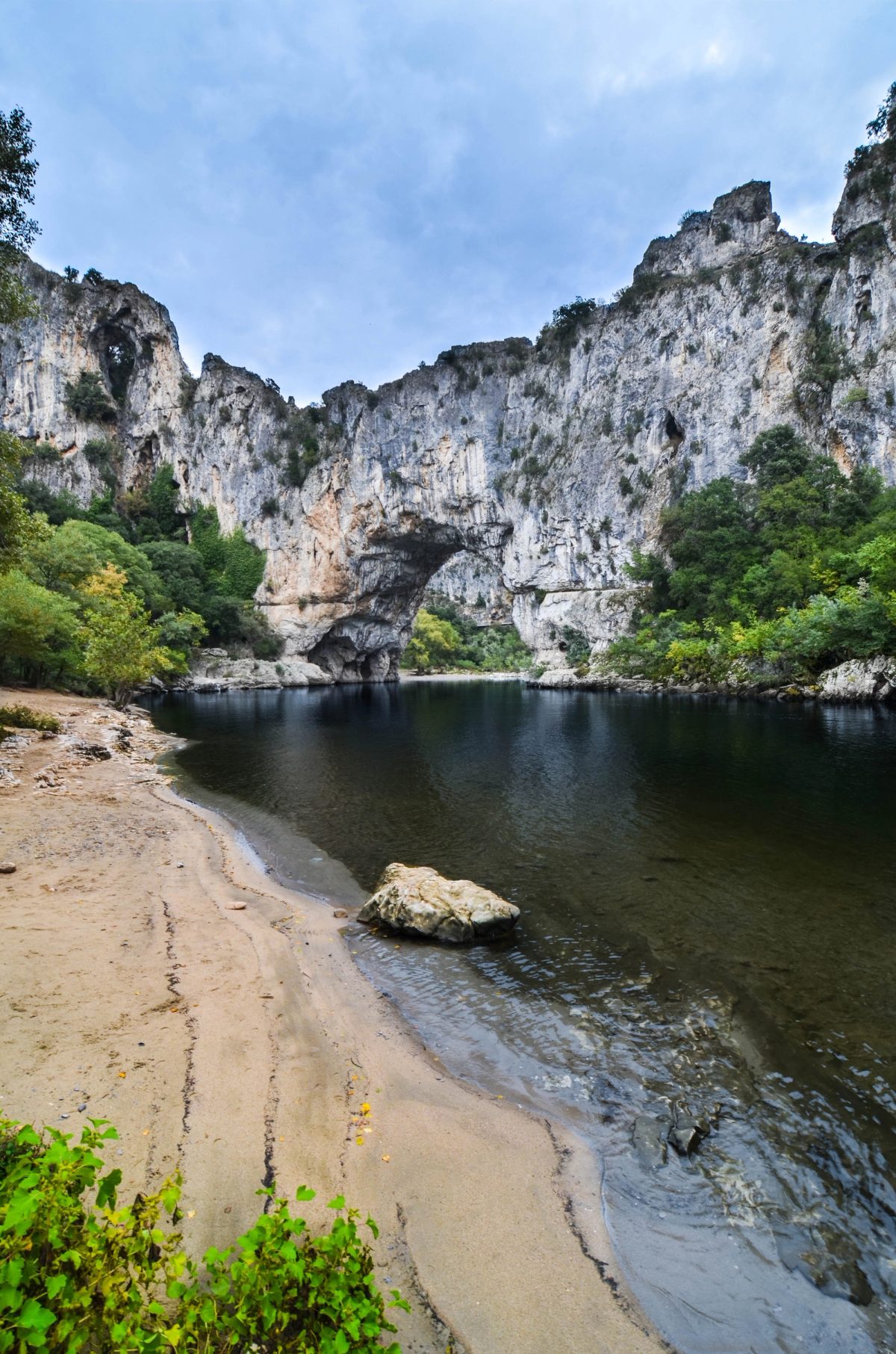 le pont d'arc, lieu pour célébrer son départ en retraite en Ardèche