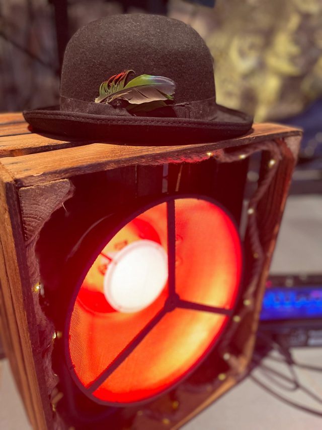 Des jeux de lumières contribuent à la qualité de la musique LIVE