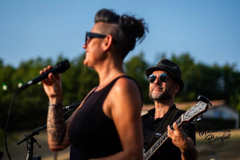 Duo Love & Live – guitare et voix en live lors d’un cocktail de mariage en Drôme Ardèche