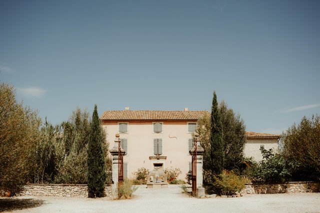 Domaine des Terres Noires à La Garde-Adhémar ( Drôme ): un lieu unique pour vos événements