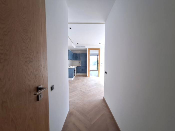 SIGNATURE LIVING — 5