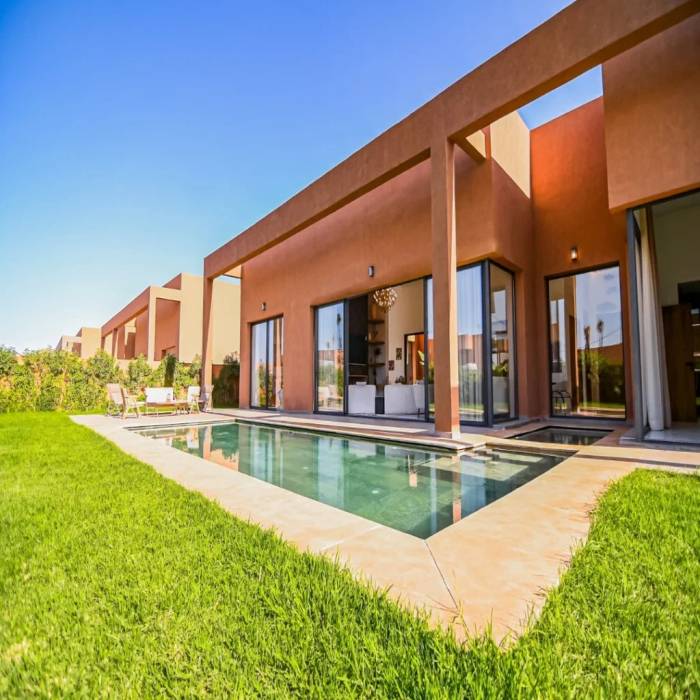 SIGNATURE LUXURY VILLA — 4