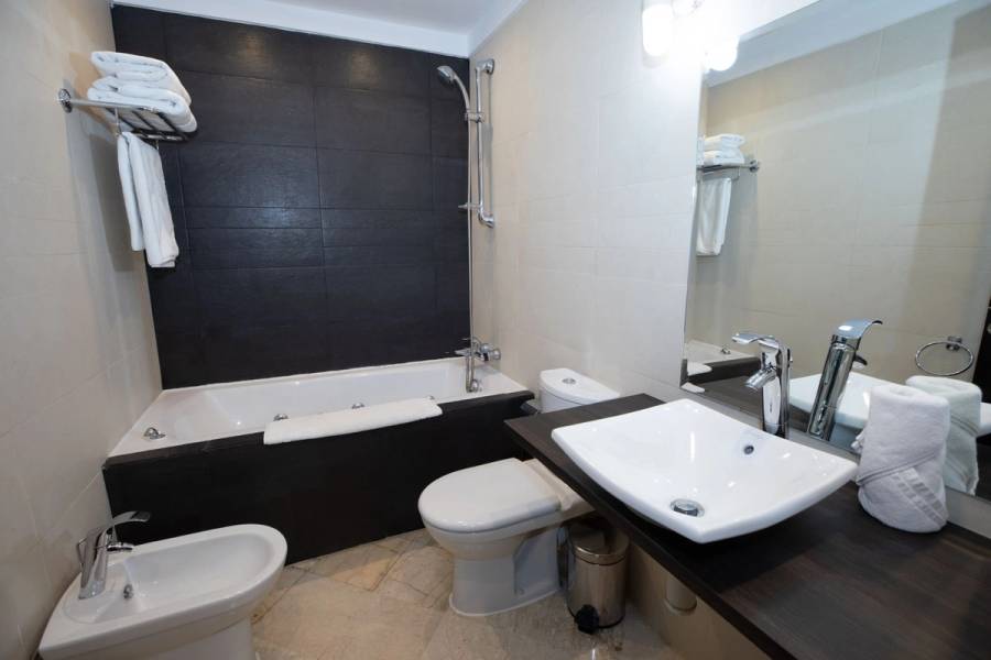 LE CONDOMINIUM — 20