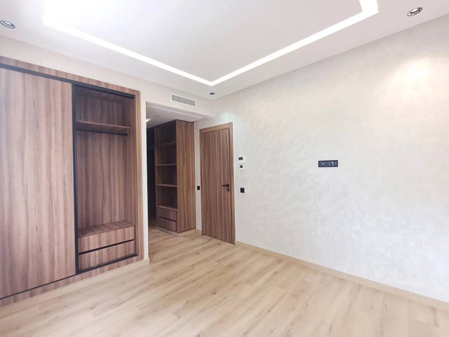 SIGNATURE CORNER — 7