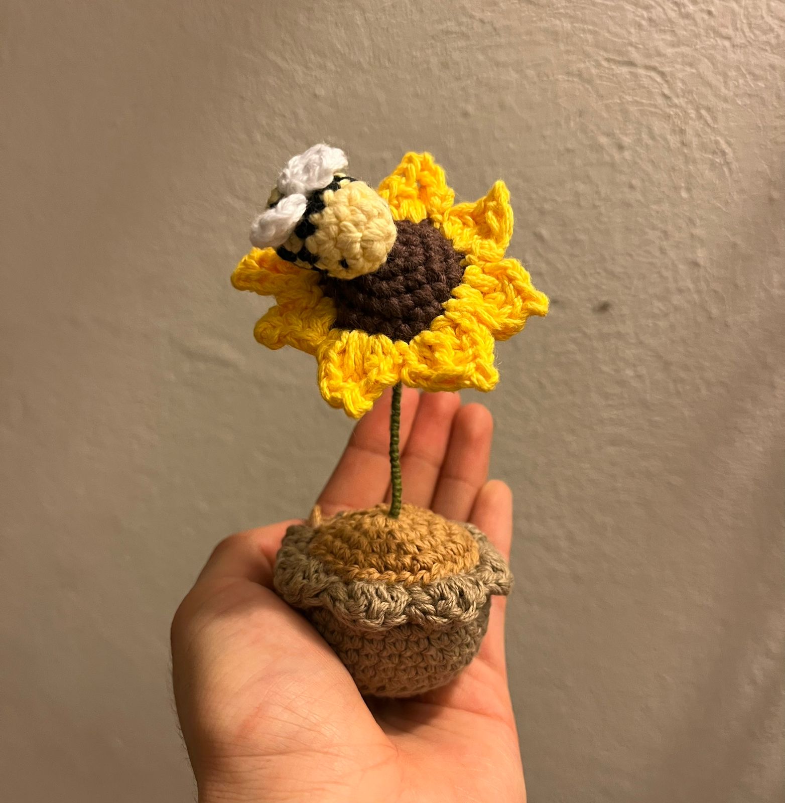Maceta Girasol con Abeja