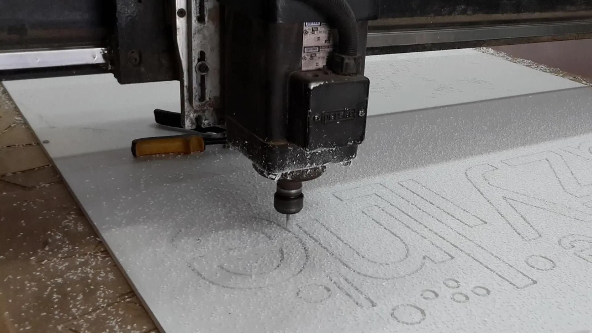 ป้ายตัดด้วย CNC