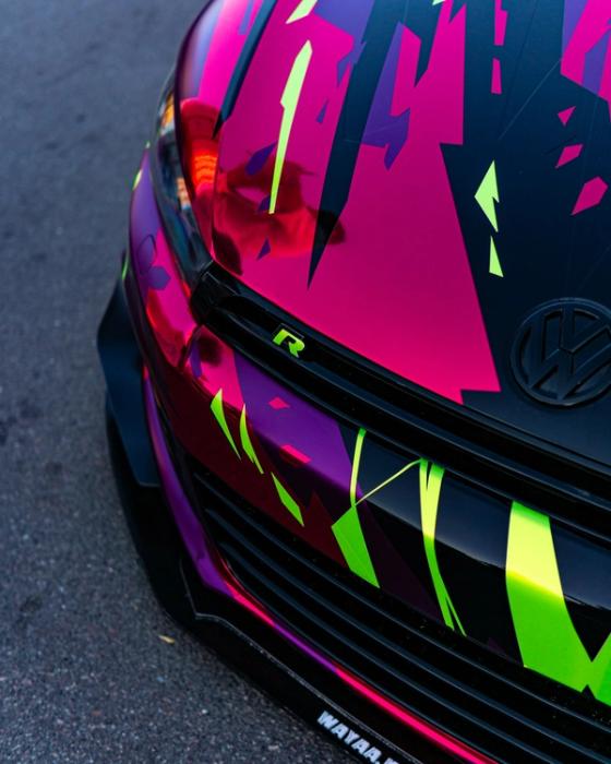 Frontale con wrap rosa, viola e verde