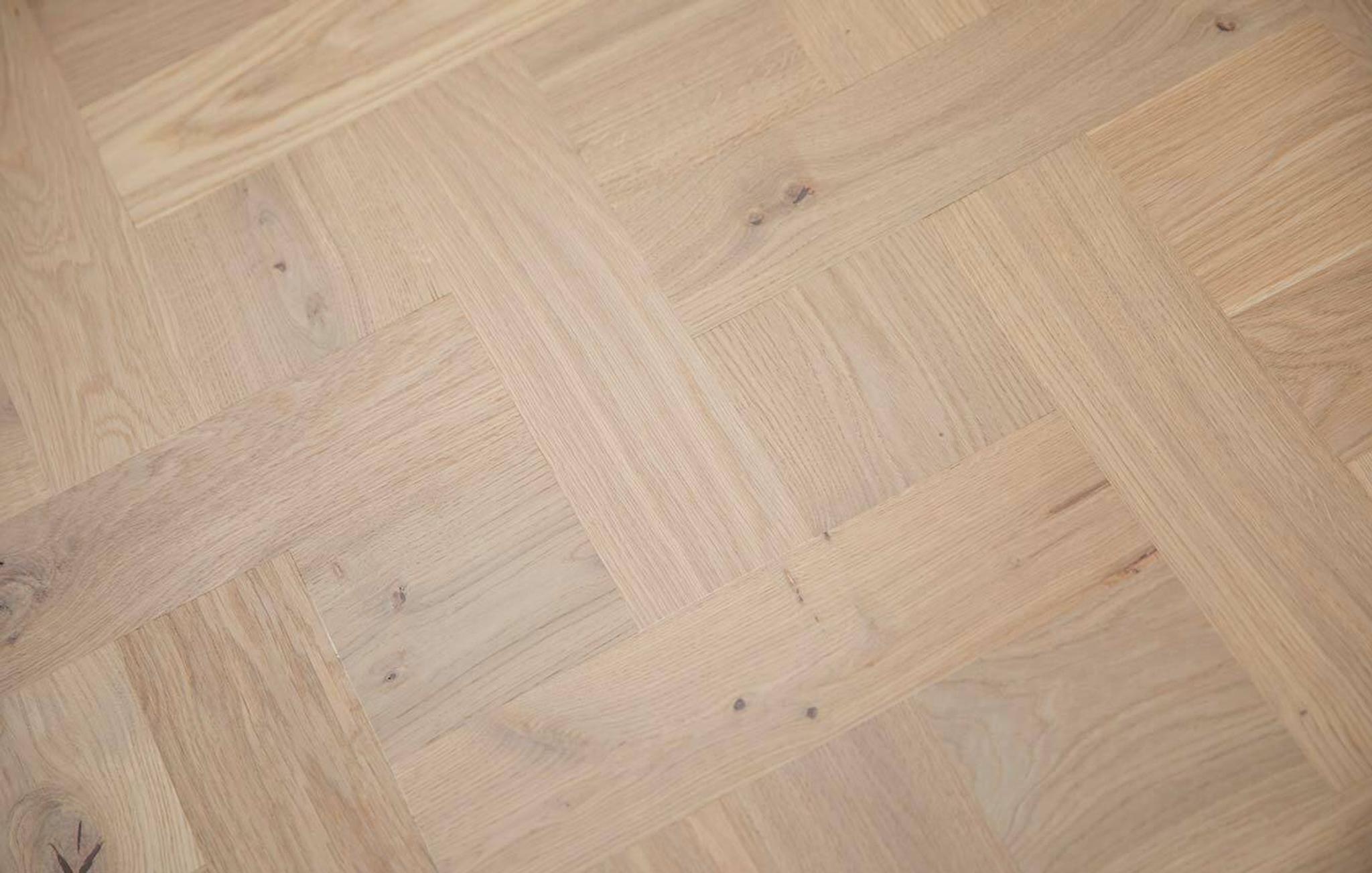 Selene_ContinuousVersailles_PARQ015_Detail
